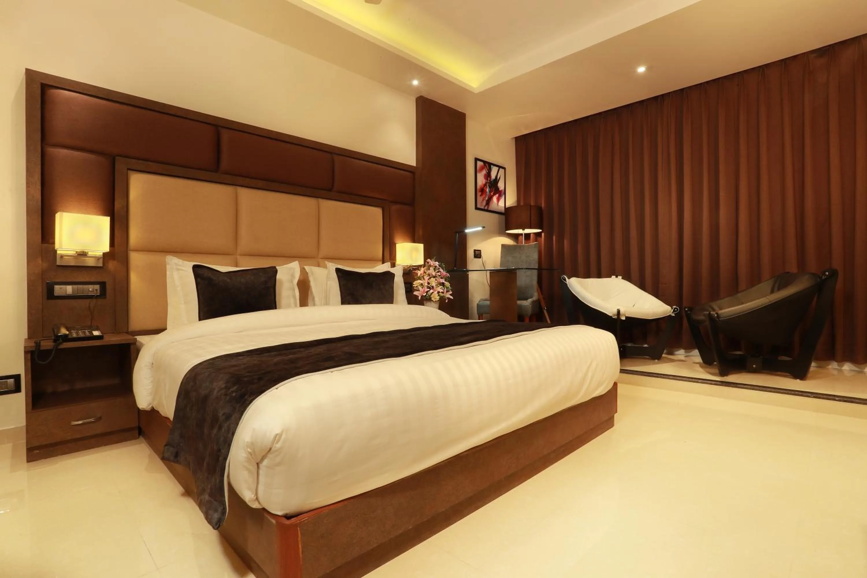 Bedroom, Bed in Aura One Hotel