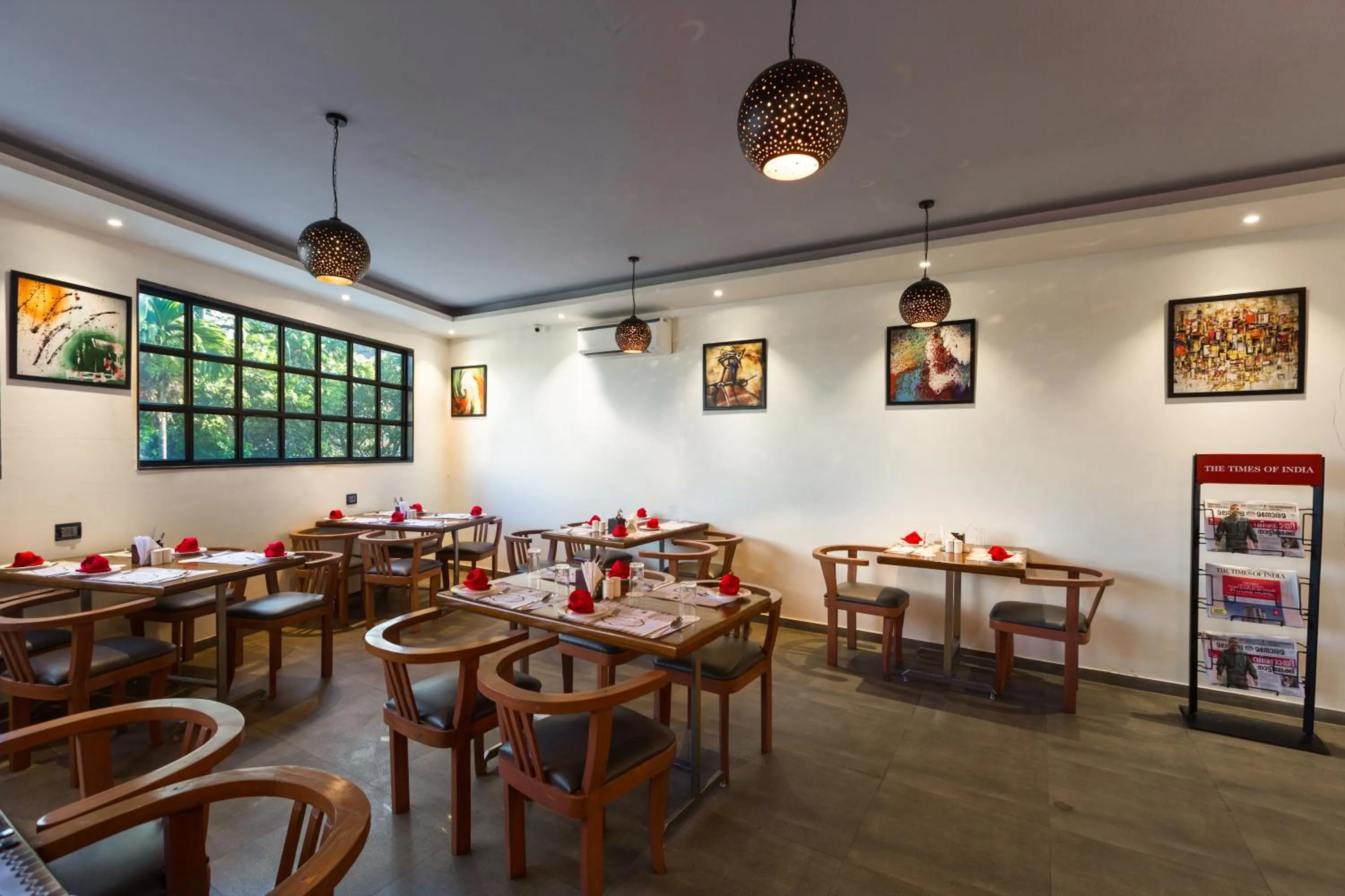 Coffee/tea facilities in Aura One Hotel