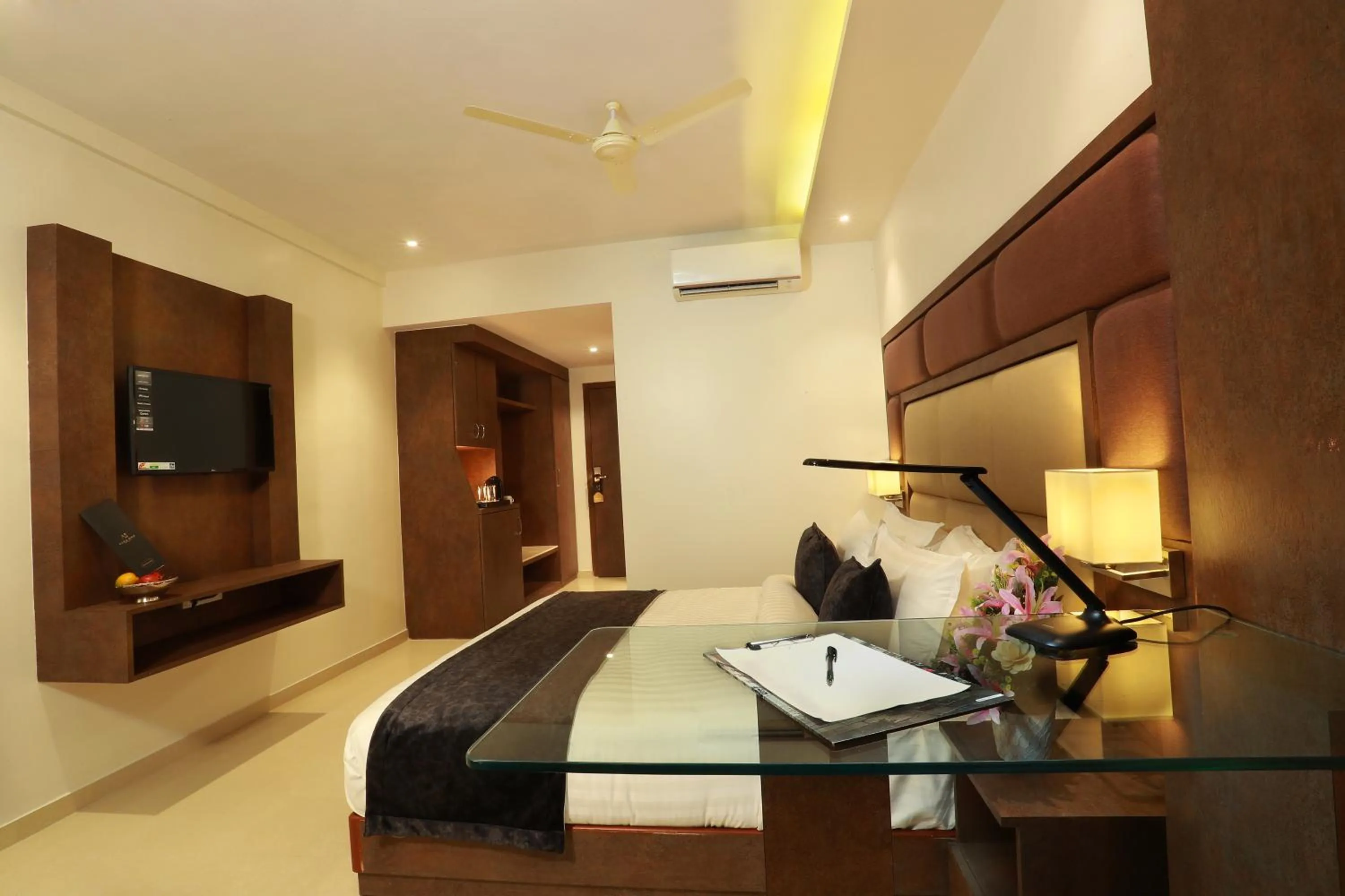 Bedroom, Bed in Aura One Hotel