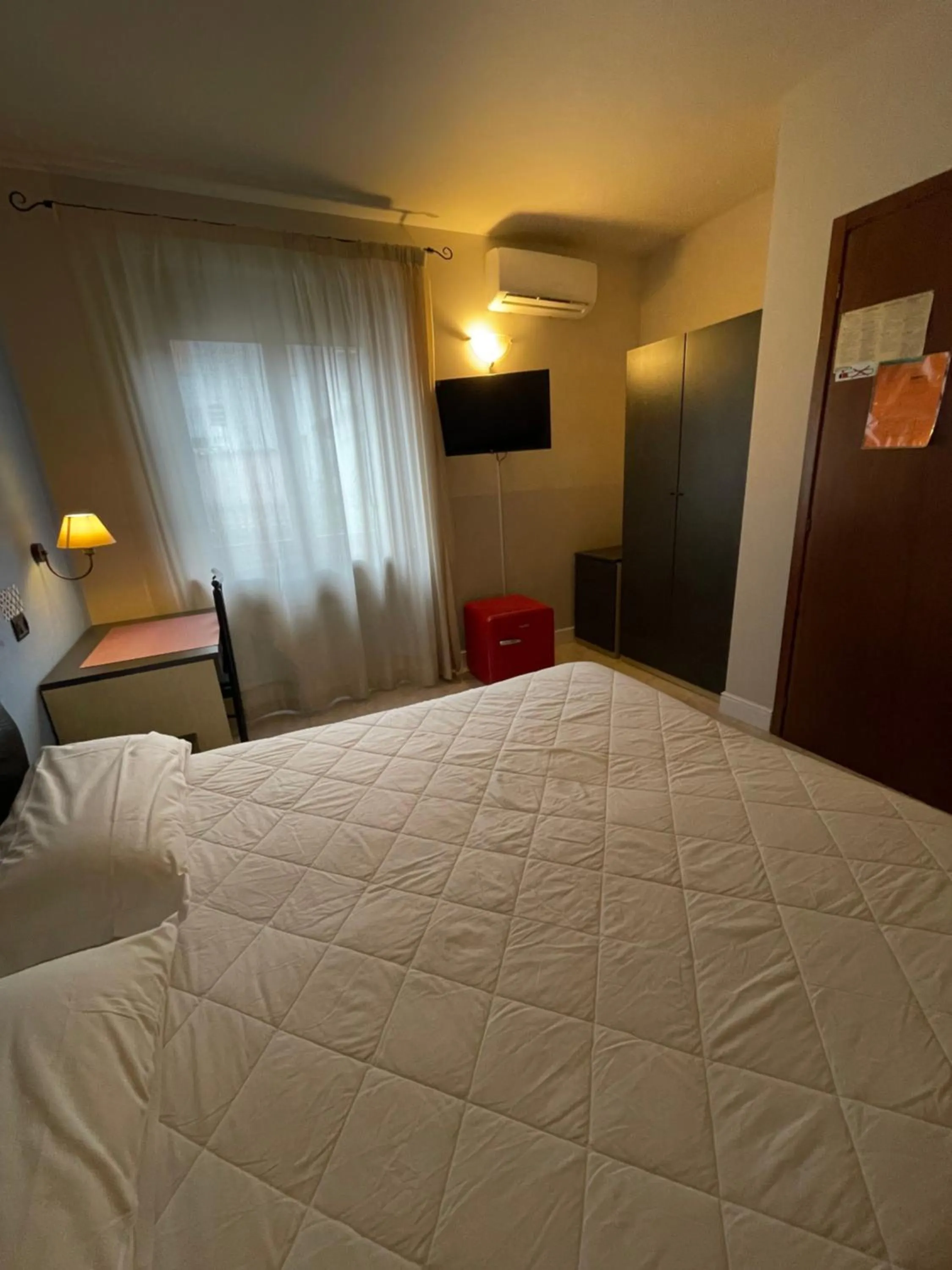 Bed in Hotel Milano San Giovanni Lupatoto