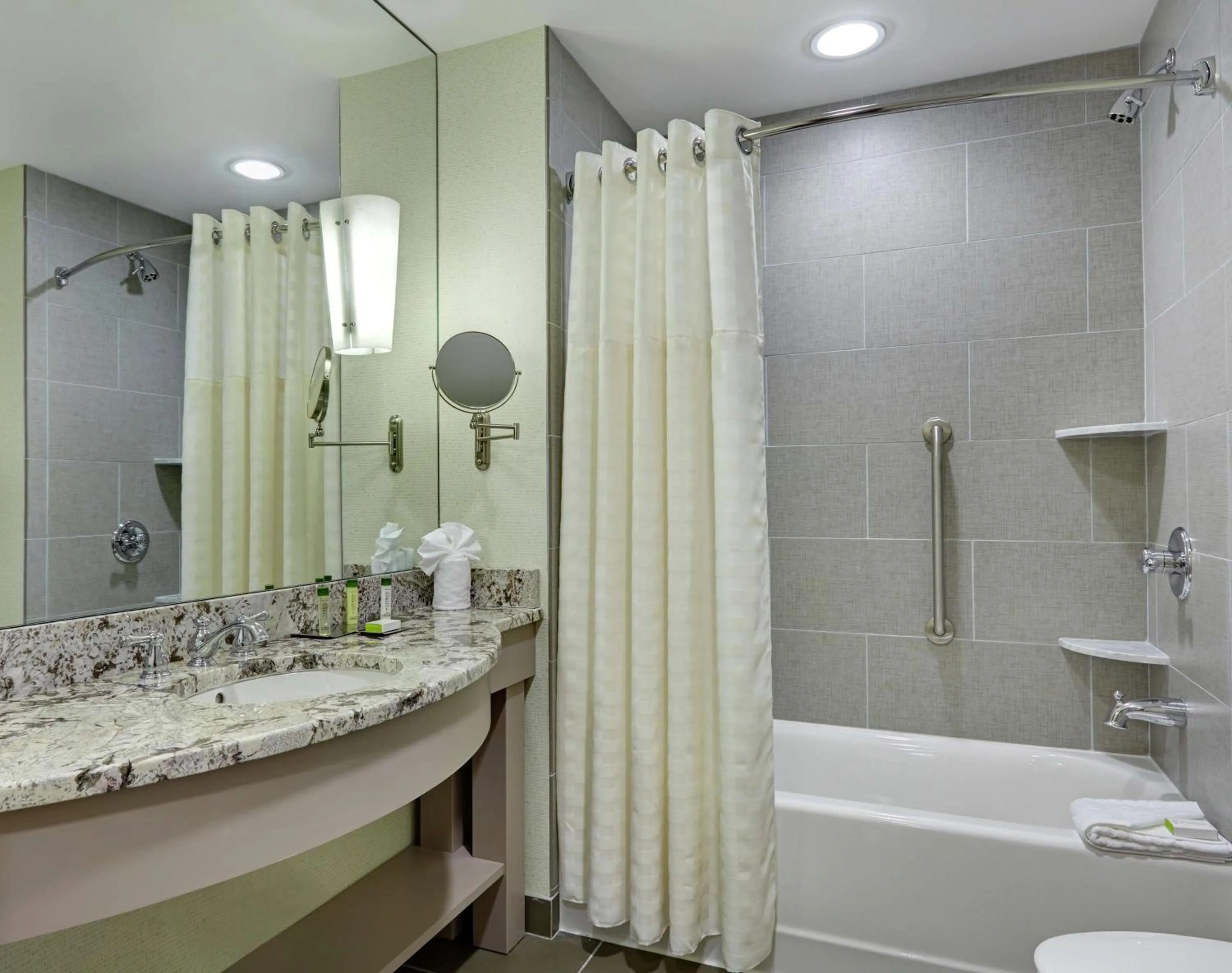 Bathroom in DoubleTree by Hilton Hotel Philadelphia Center City