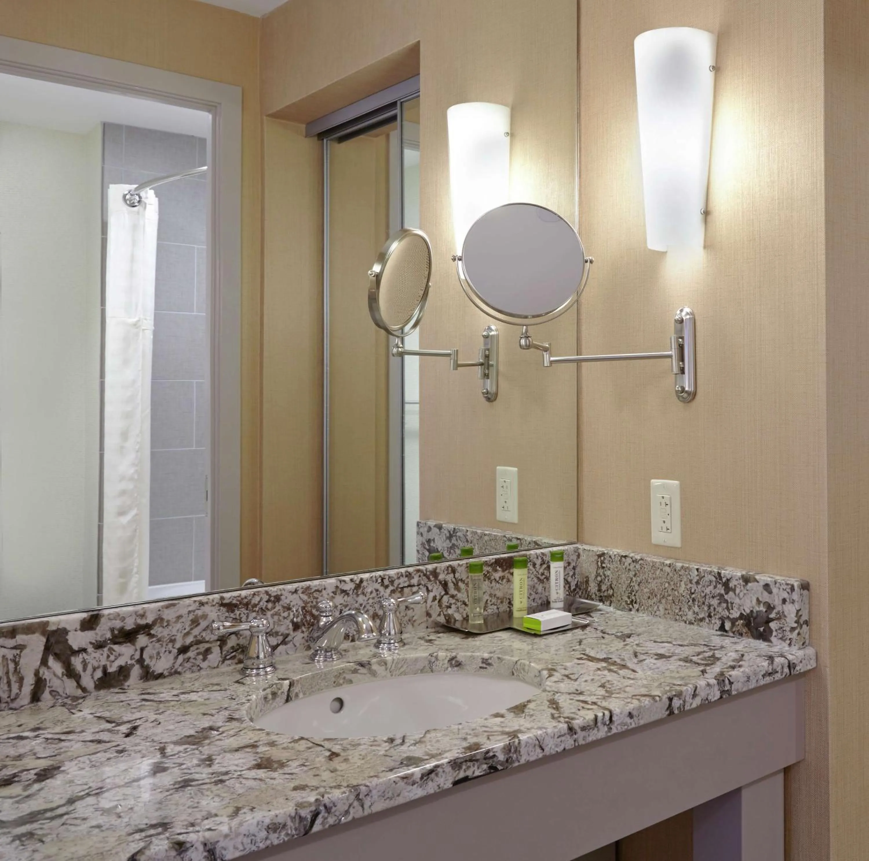 Bathroom in DoubleTree by Hilton Hotel Philadelphia Center City