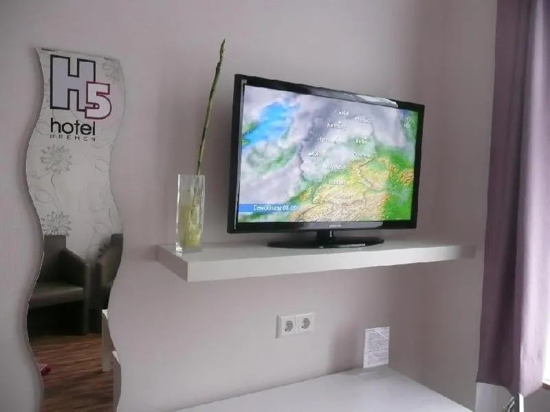 TV and multimedia in H5 Hotel Bremen