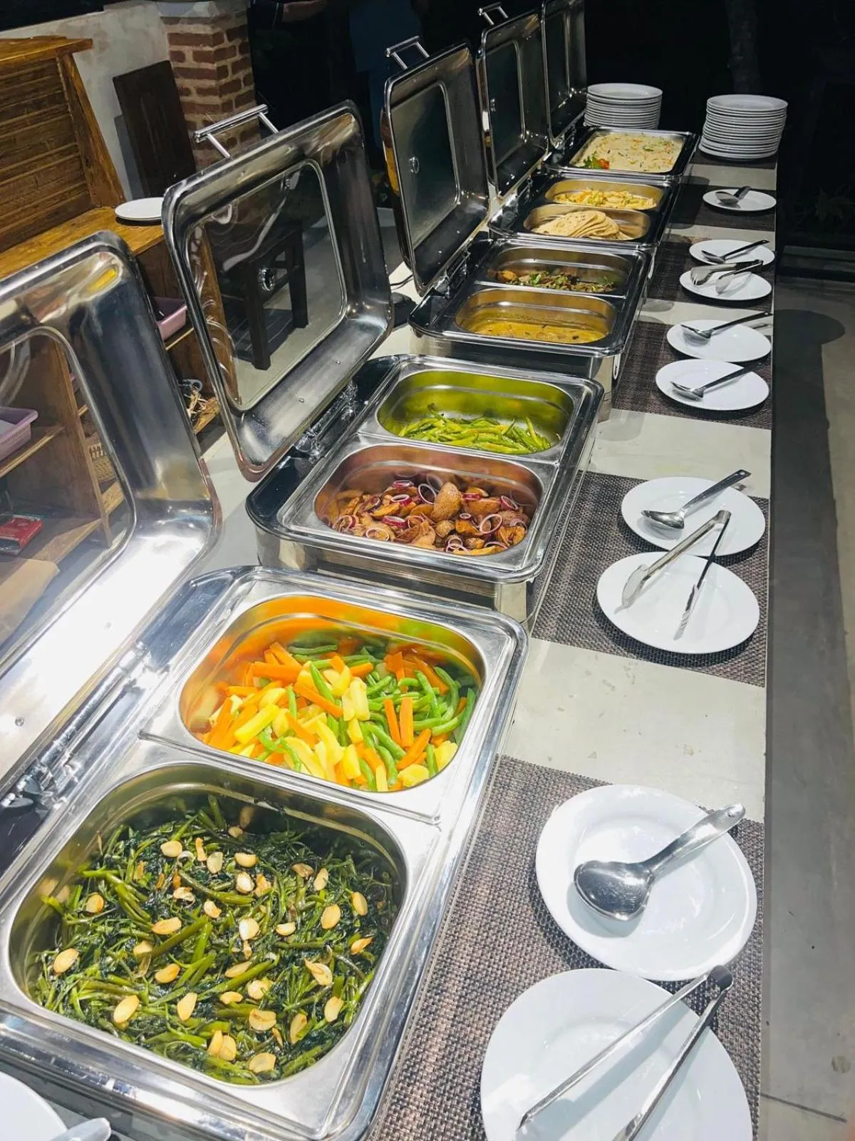 Food and drinks in Ele Camp Udawalawe