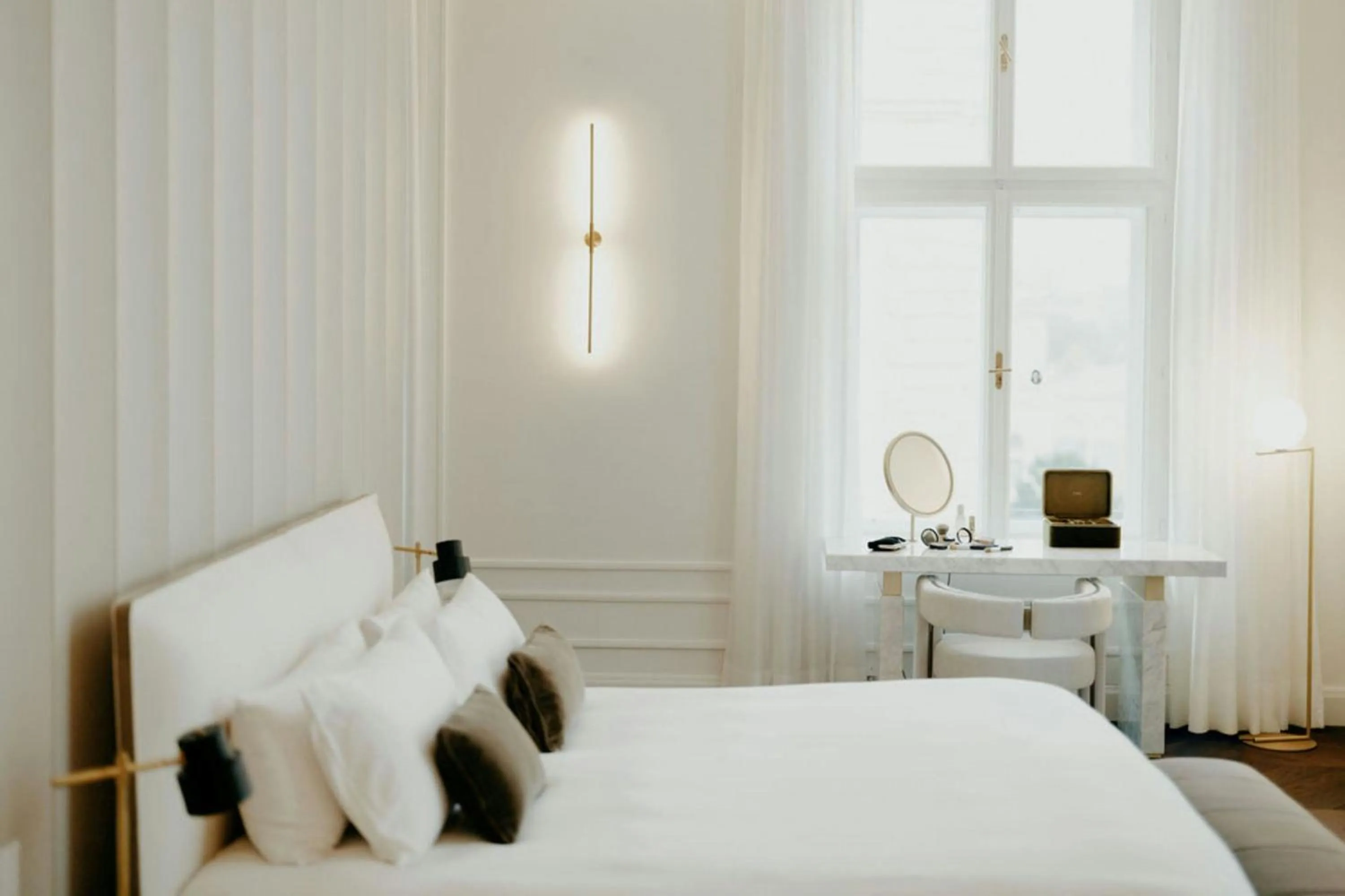 Photo of the whole room, Bed in The Ritz-Carlton, Vienna