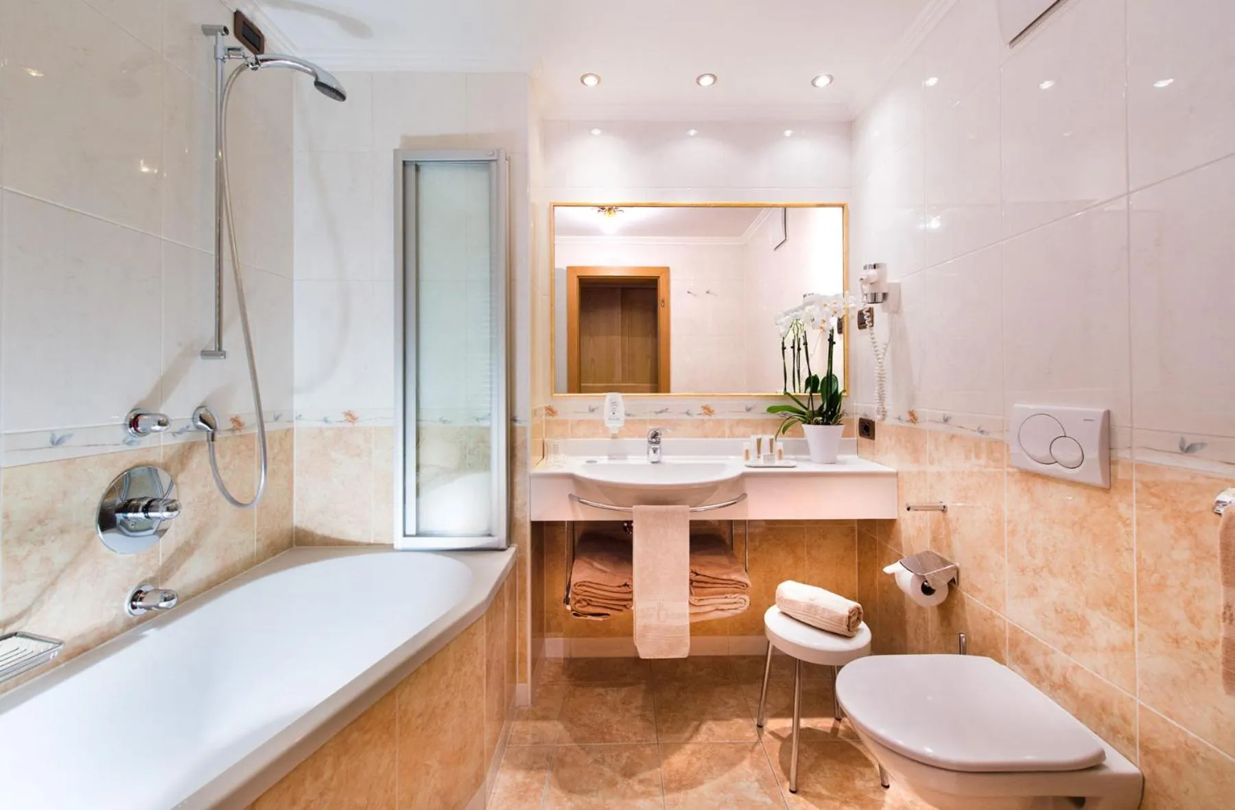 Bathroom in Alpen Hotel Corona