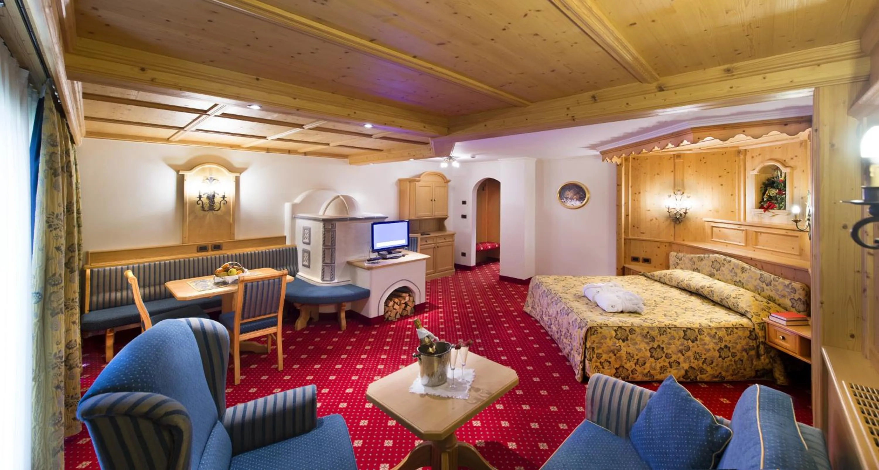 Photo of the whole room in Alpen Hotel Corona