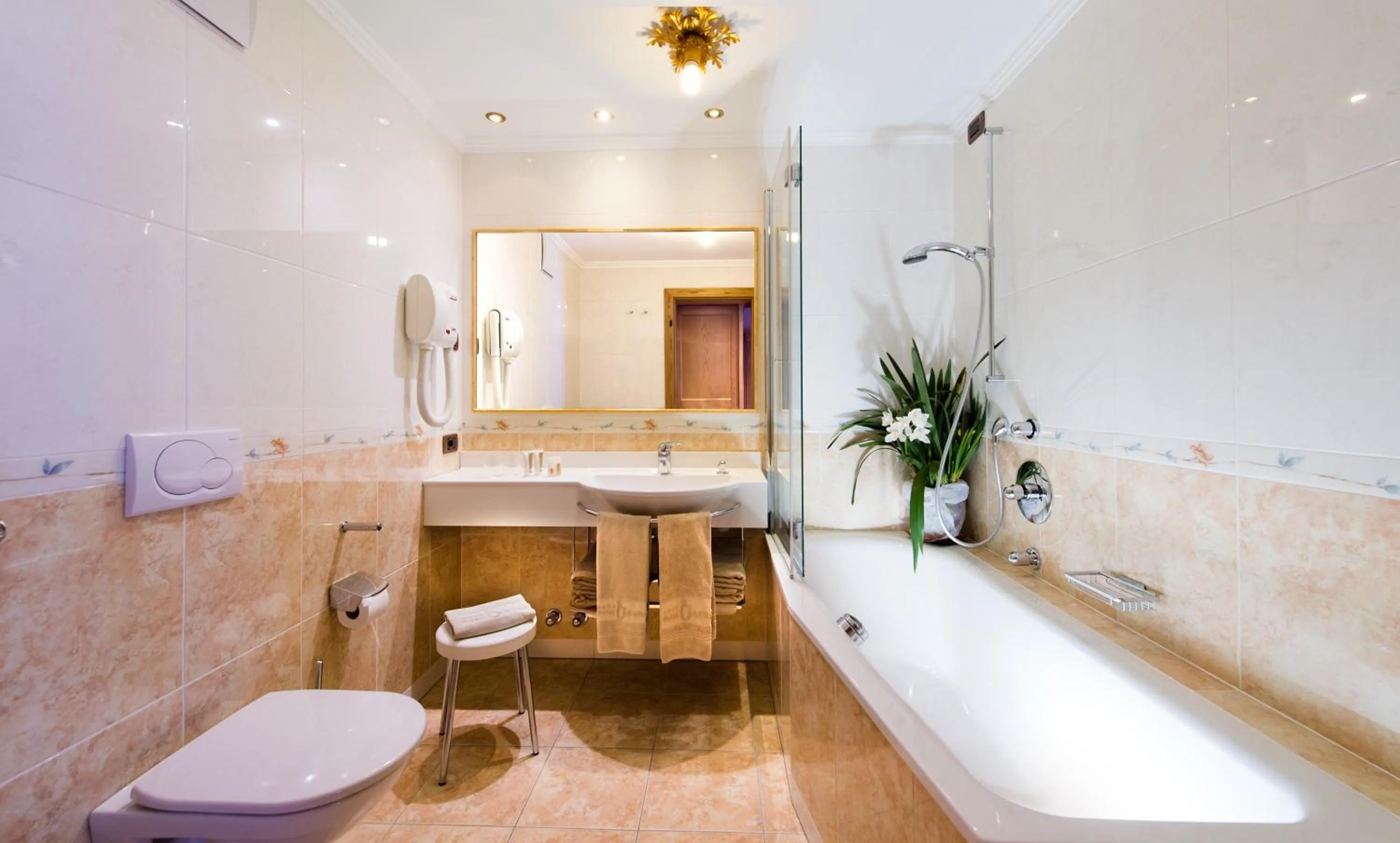 Bathroom in Alpen Hotel Corona