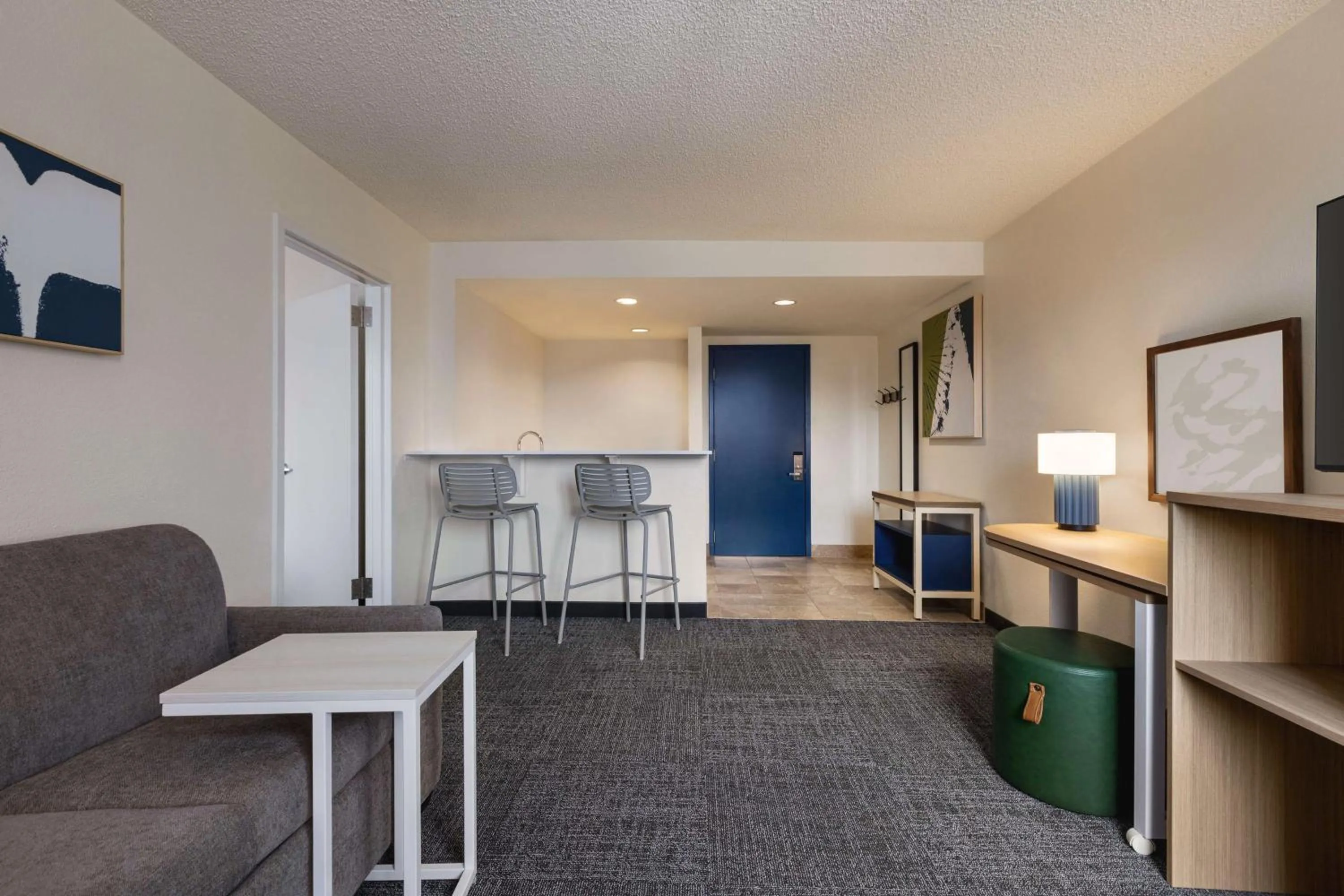 Living room in Spark By Hilton Germantown Washington Dc North