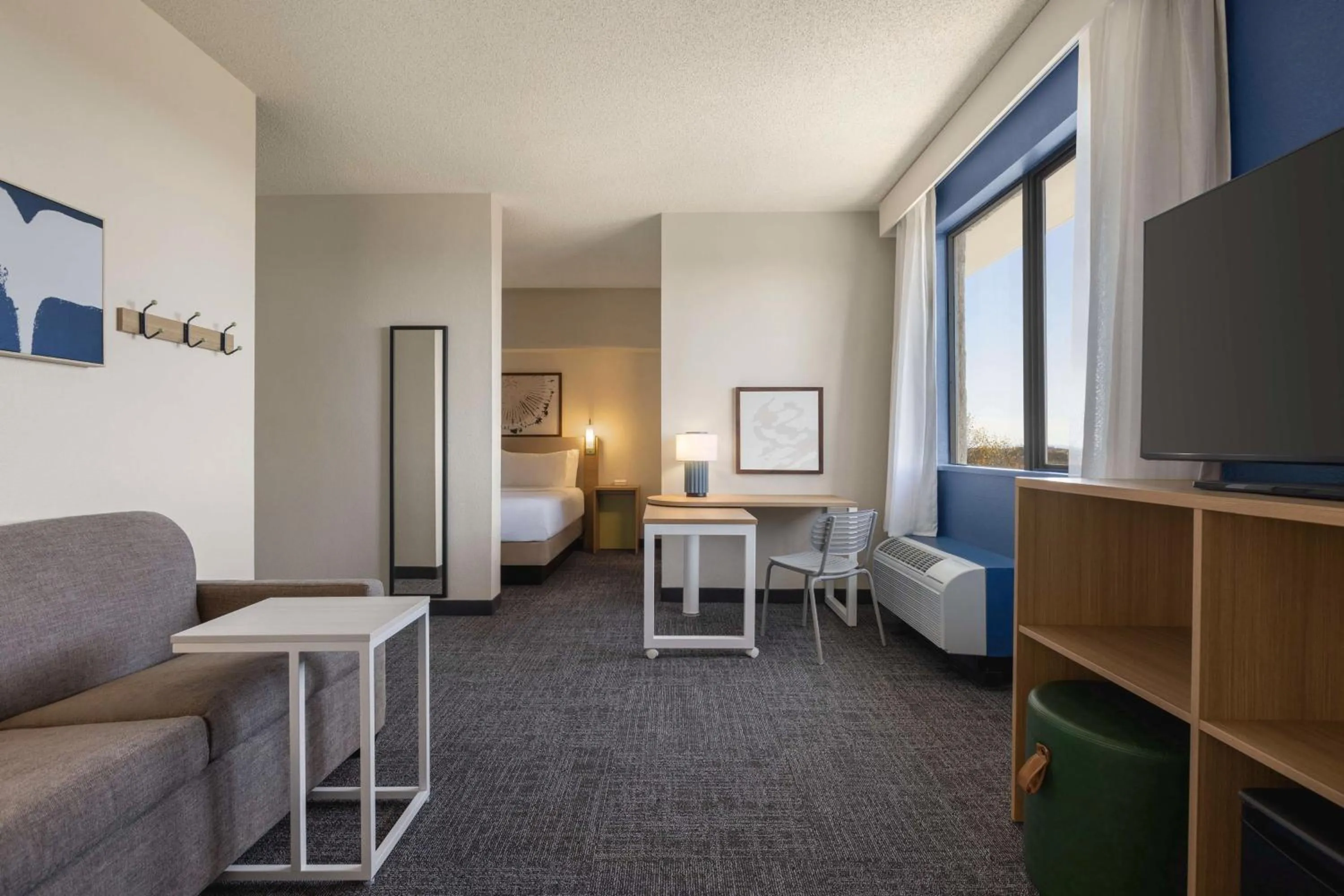 Living room, Bed in Spark By Hilton Germantown Washington Dc North