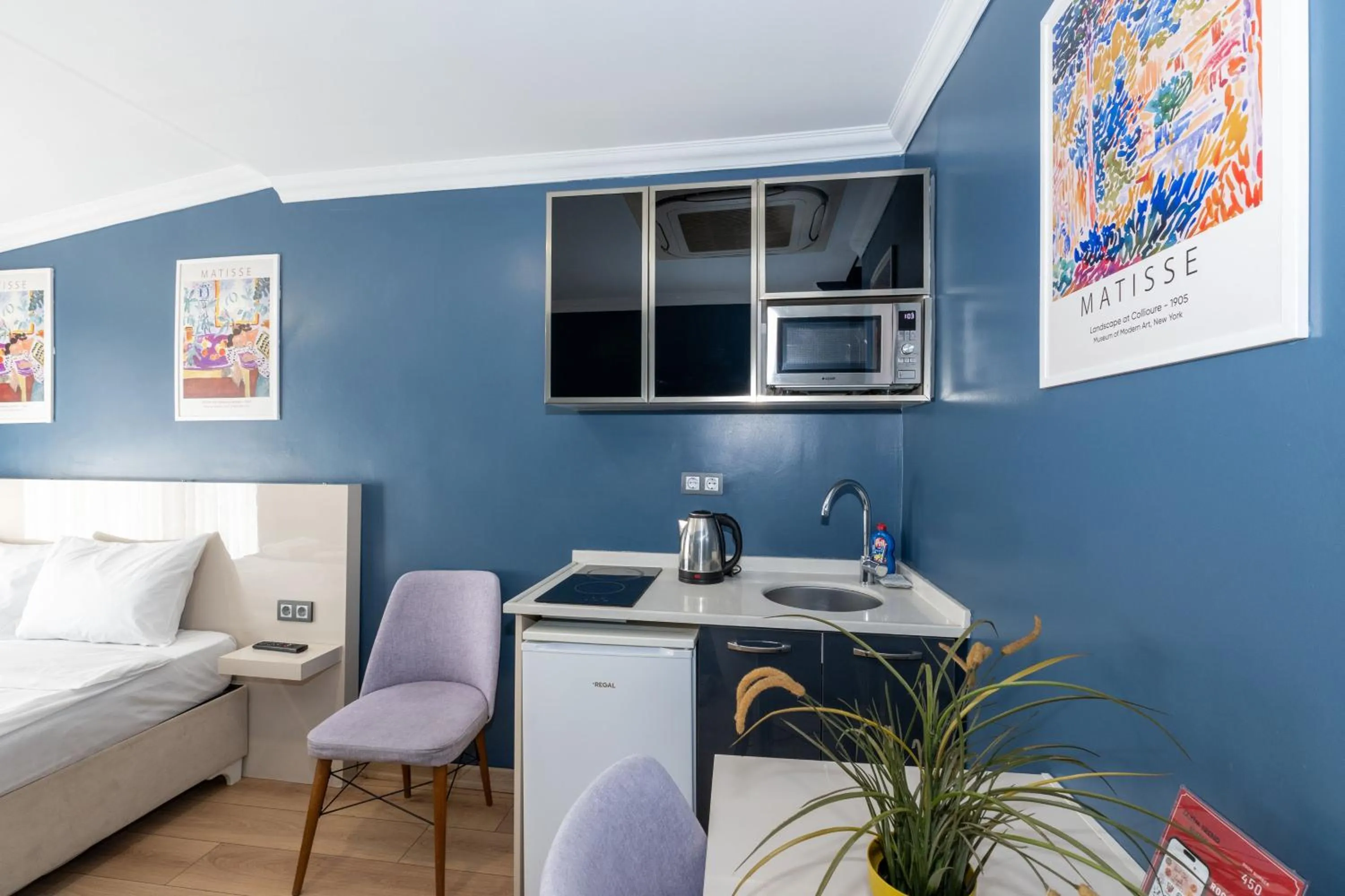 Kitchen or kitchenette in Butterfly House