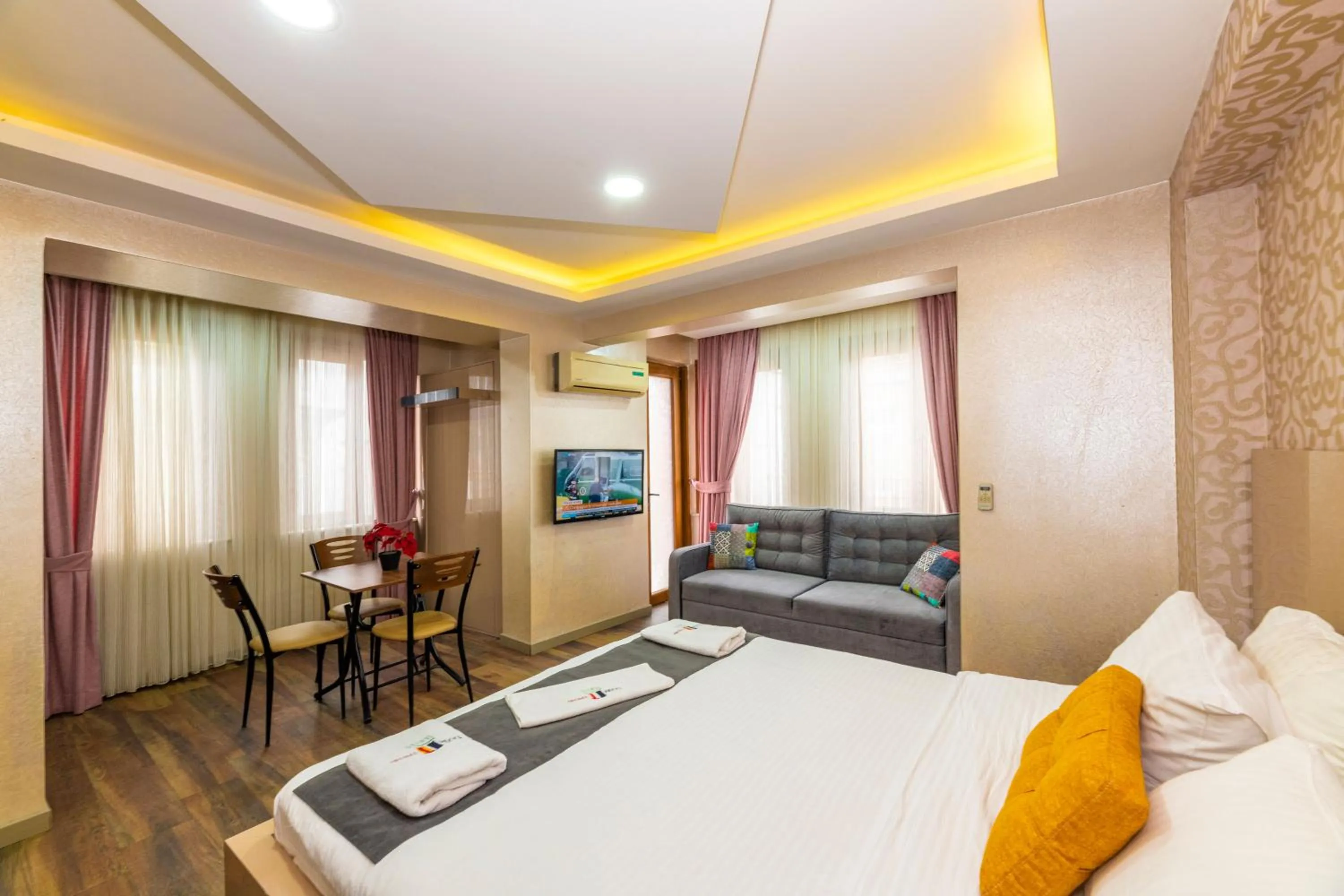 Bed in Butterfly House