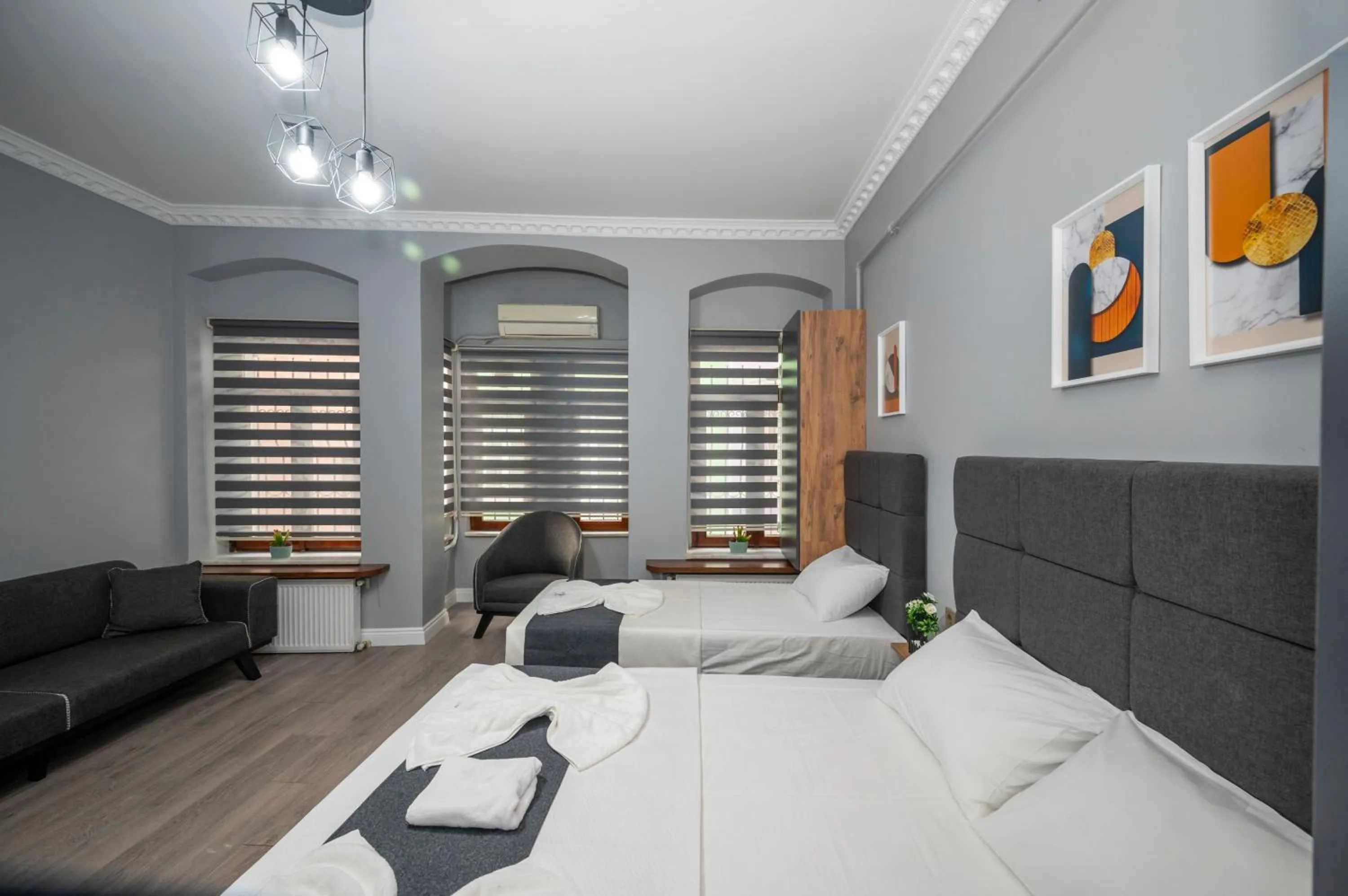 Photo of the whole room in Butterfly House