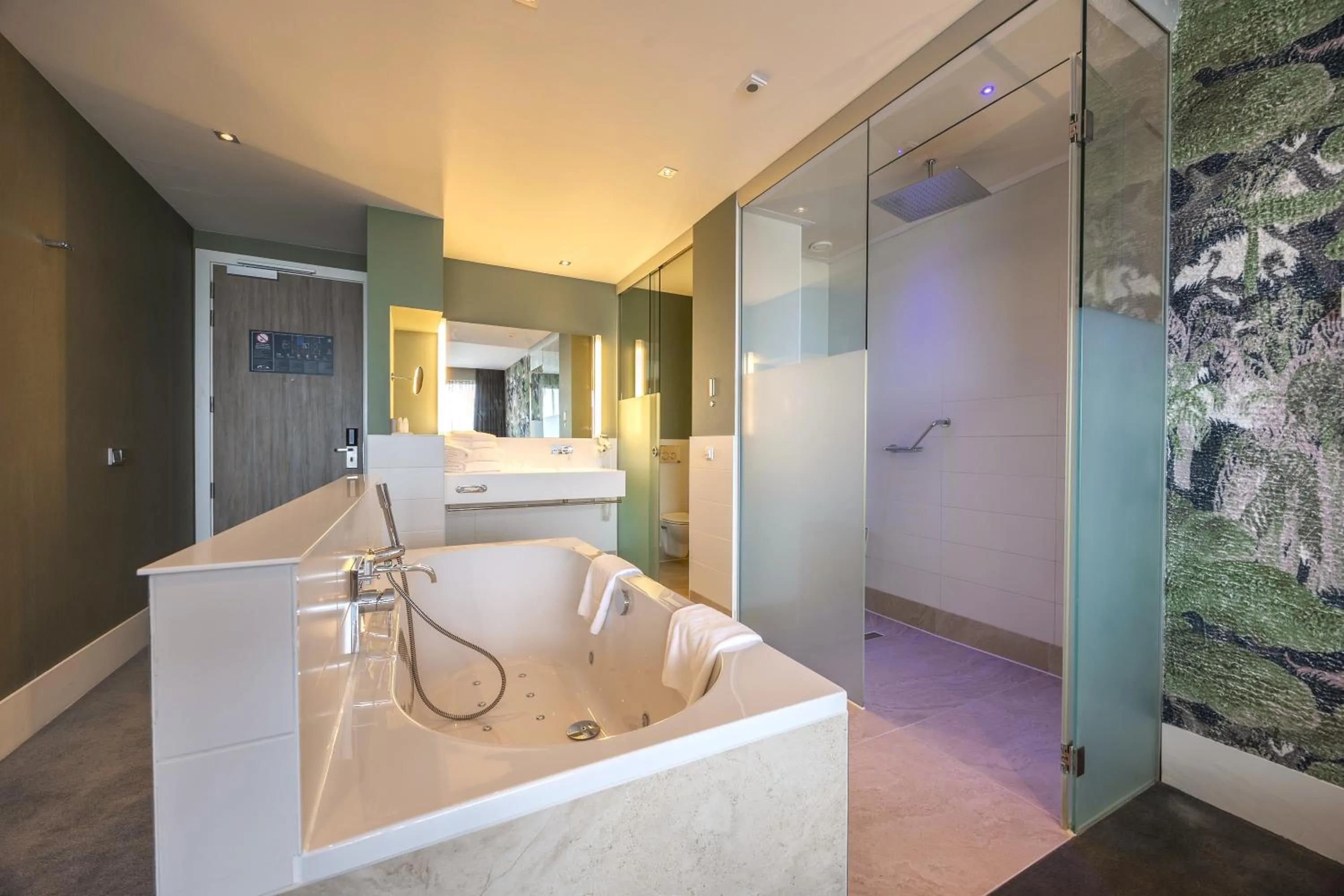 Bathroom in Van der Valk Hotel Brussels Airport