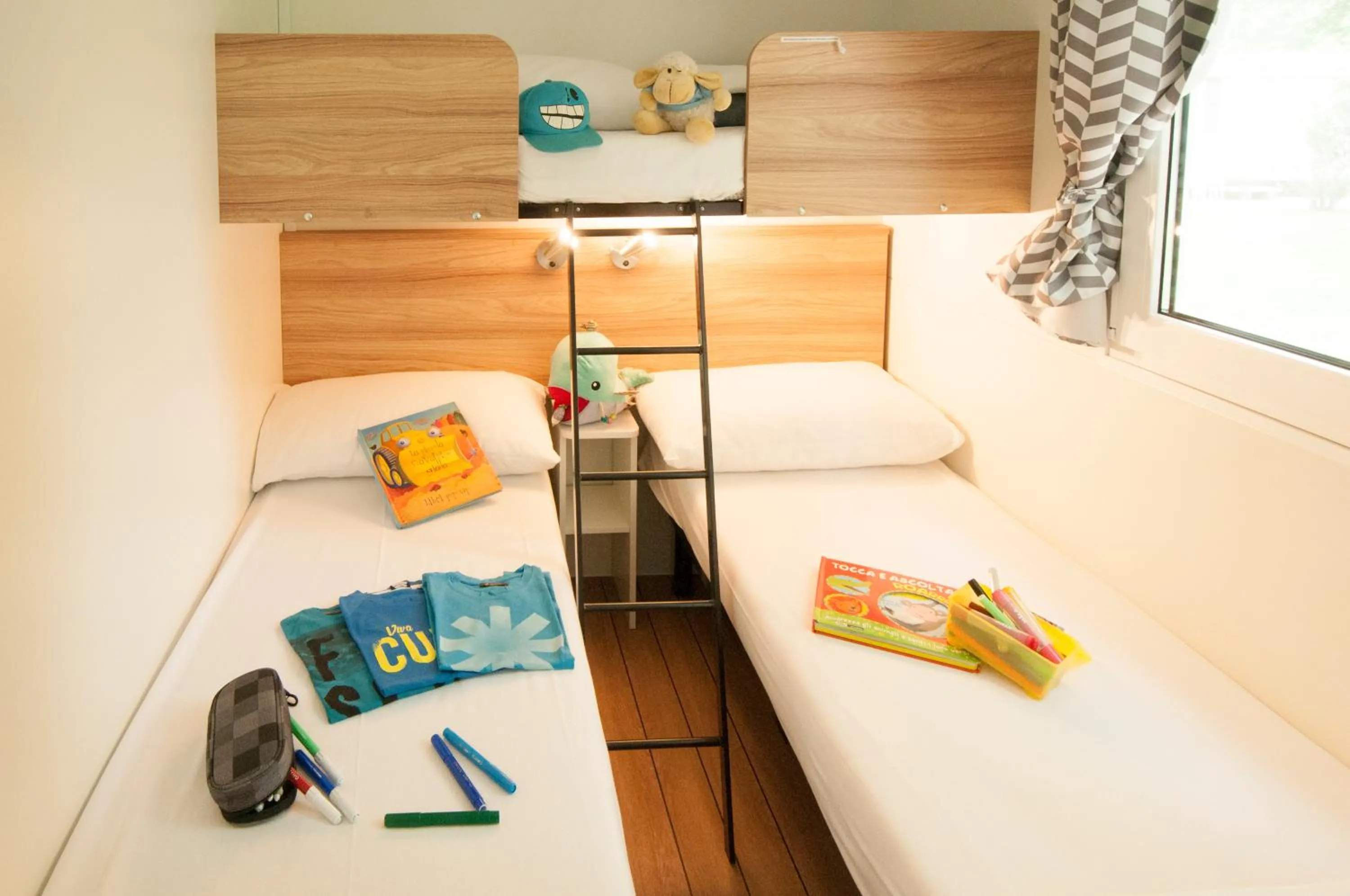 bunk bed, Bed in Camping Serenissima