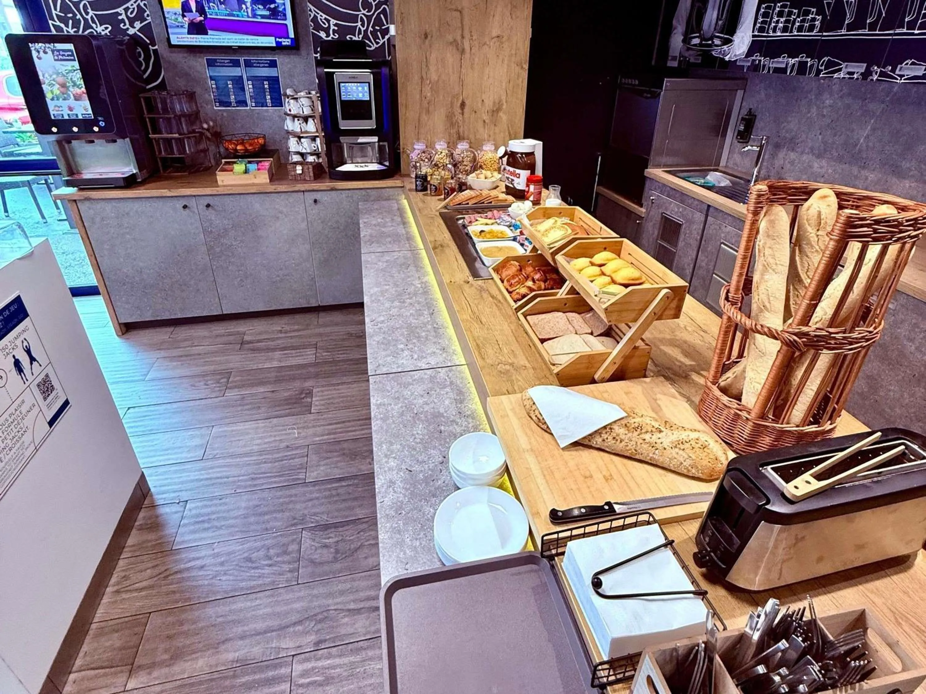 Breakfast in Ibis Budget Marseille Vitrolles