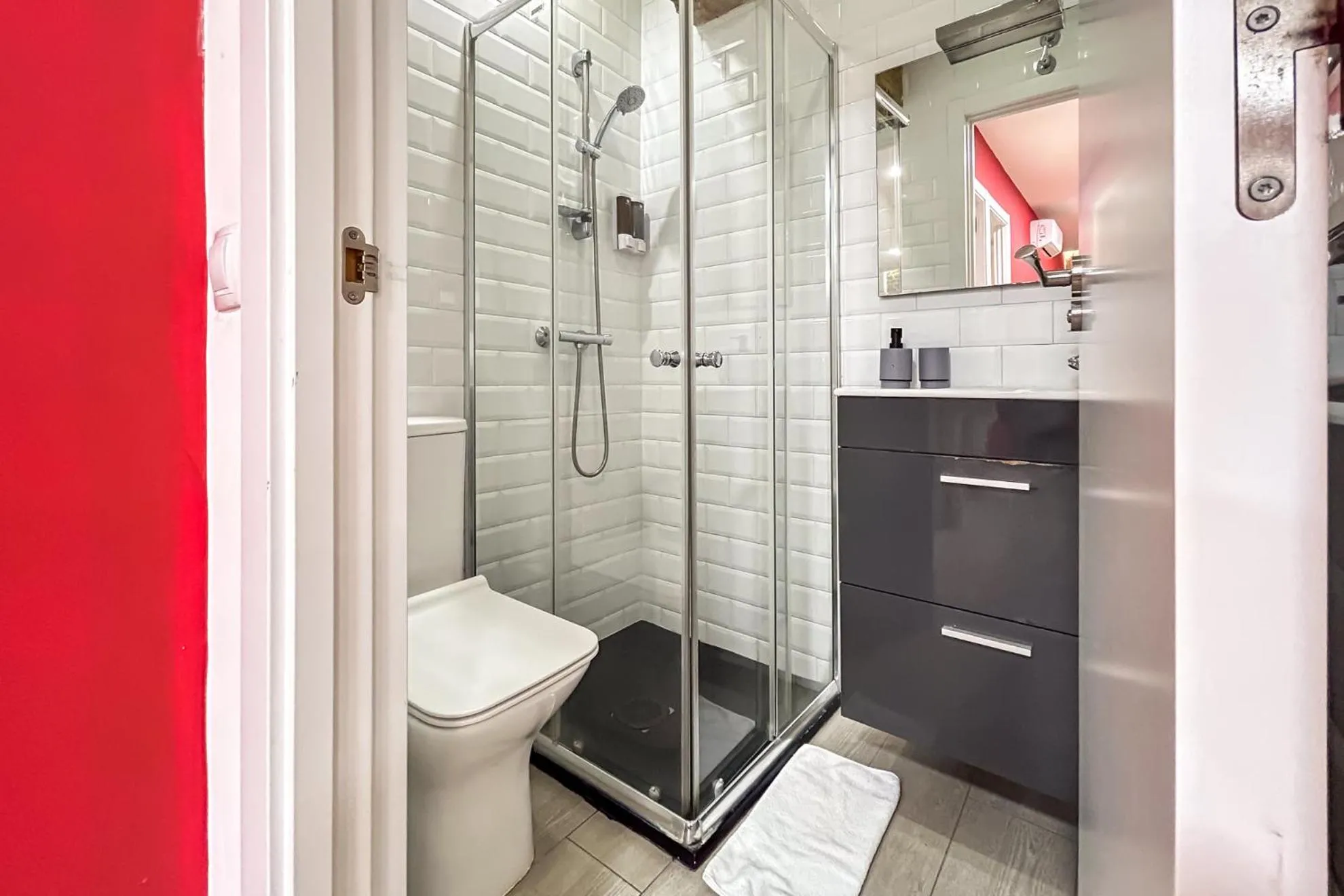 Shower in Ever House - ALCALA AIRE Gran TERRAZA ROOFTOP