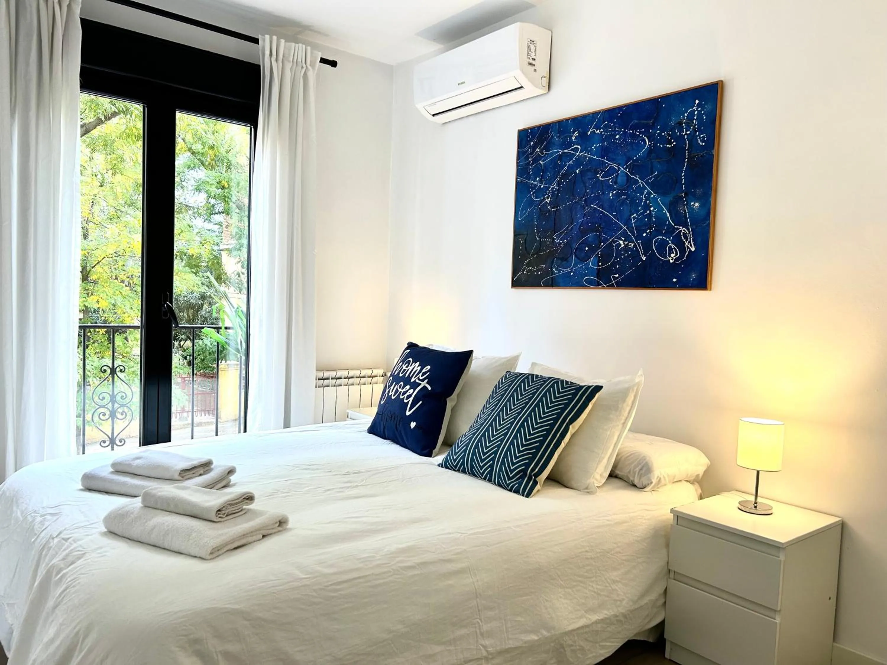 Bed in Ever House - ALCALA AIRE Gran TERRAZA ROOFTOP