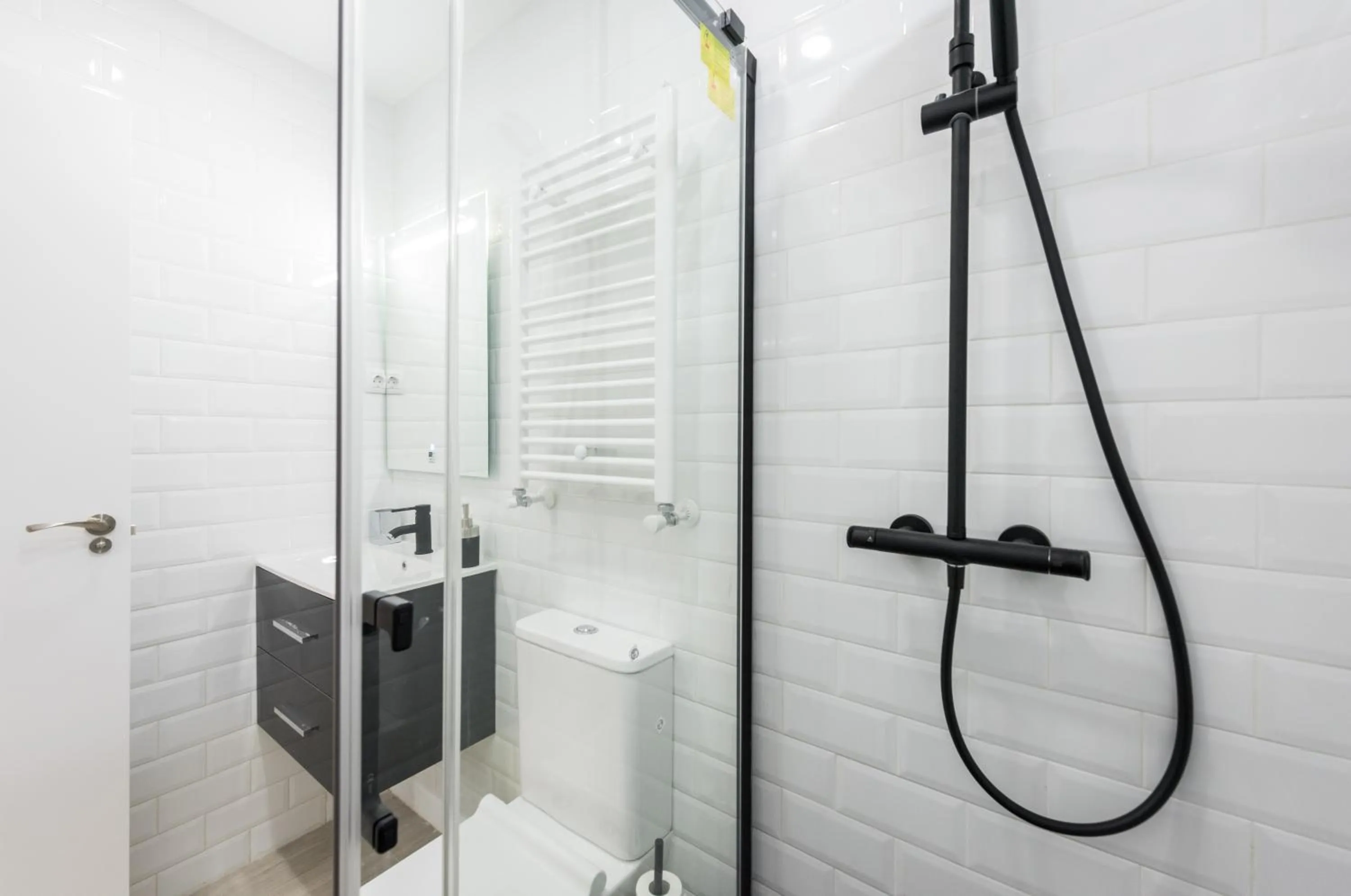 Shower in Ever House - ALCALA AIRE Gran TERRAZA ROOFTOP