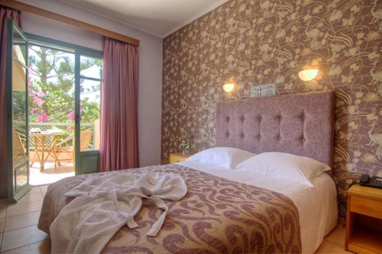 Bedroom in Solimar Ruby