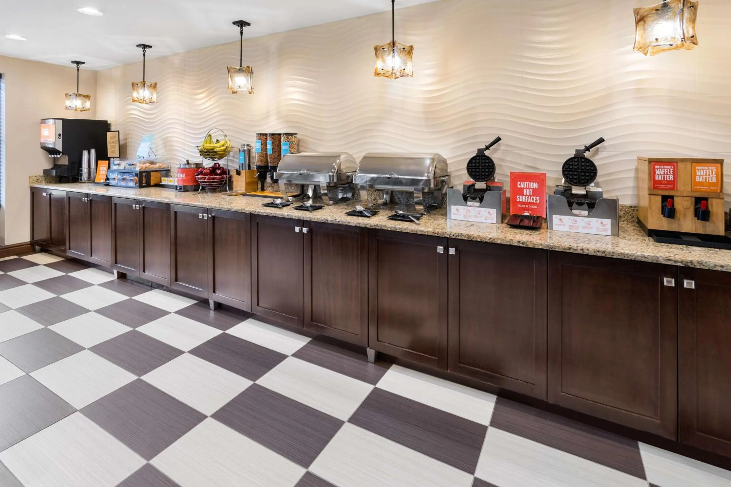 Breakfast in Hampton Inn & Suites Valley Forge/Oaks