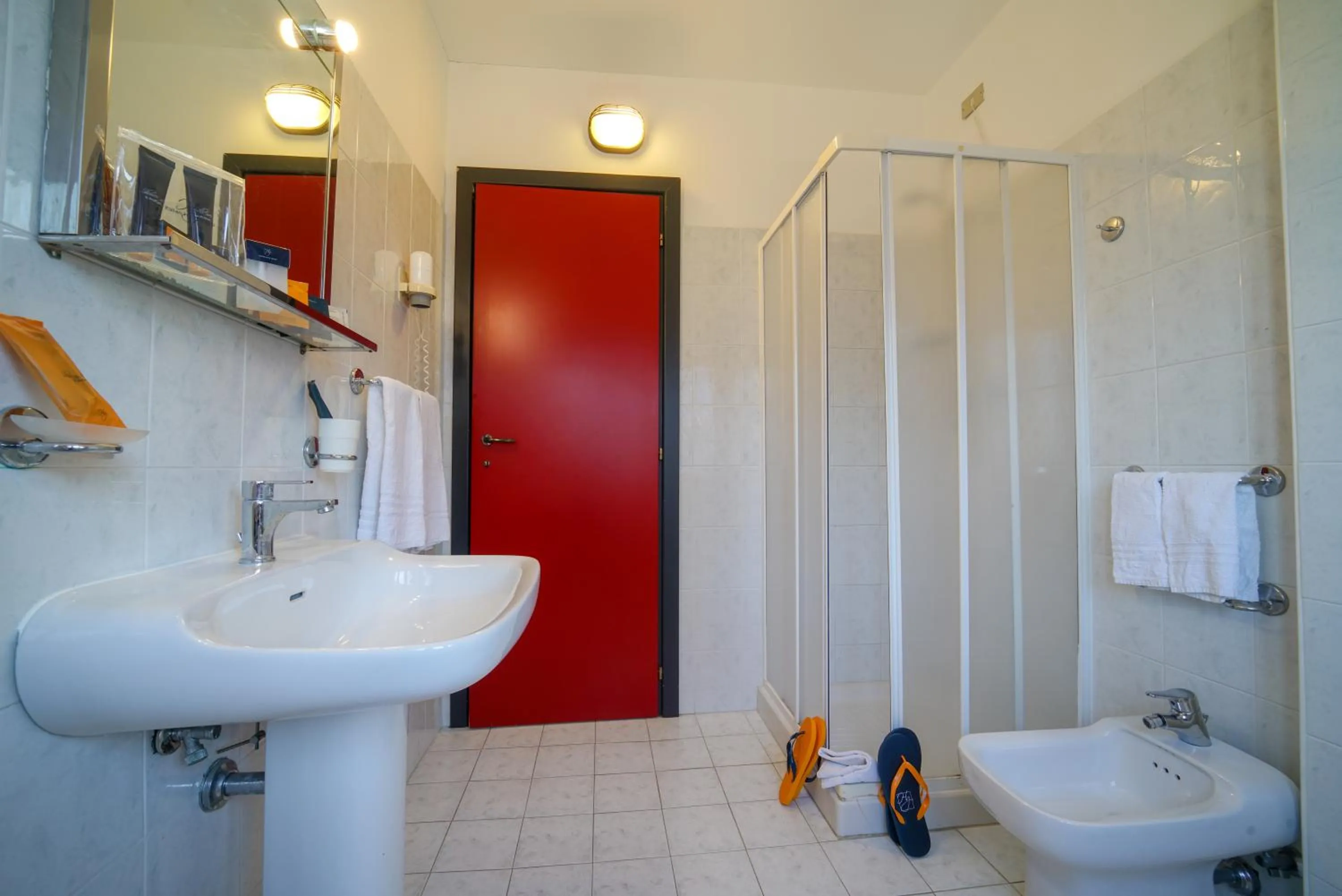 Bathroom in Onda Hotel