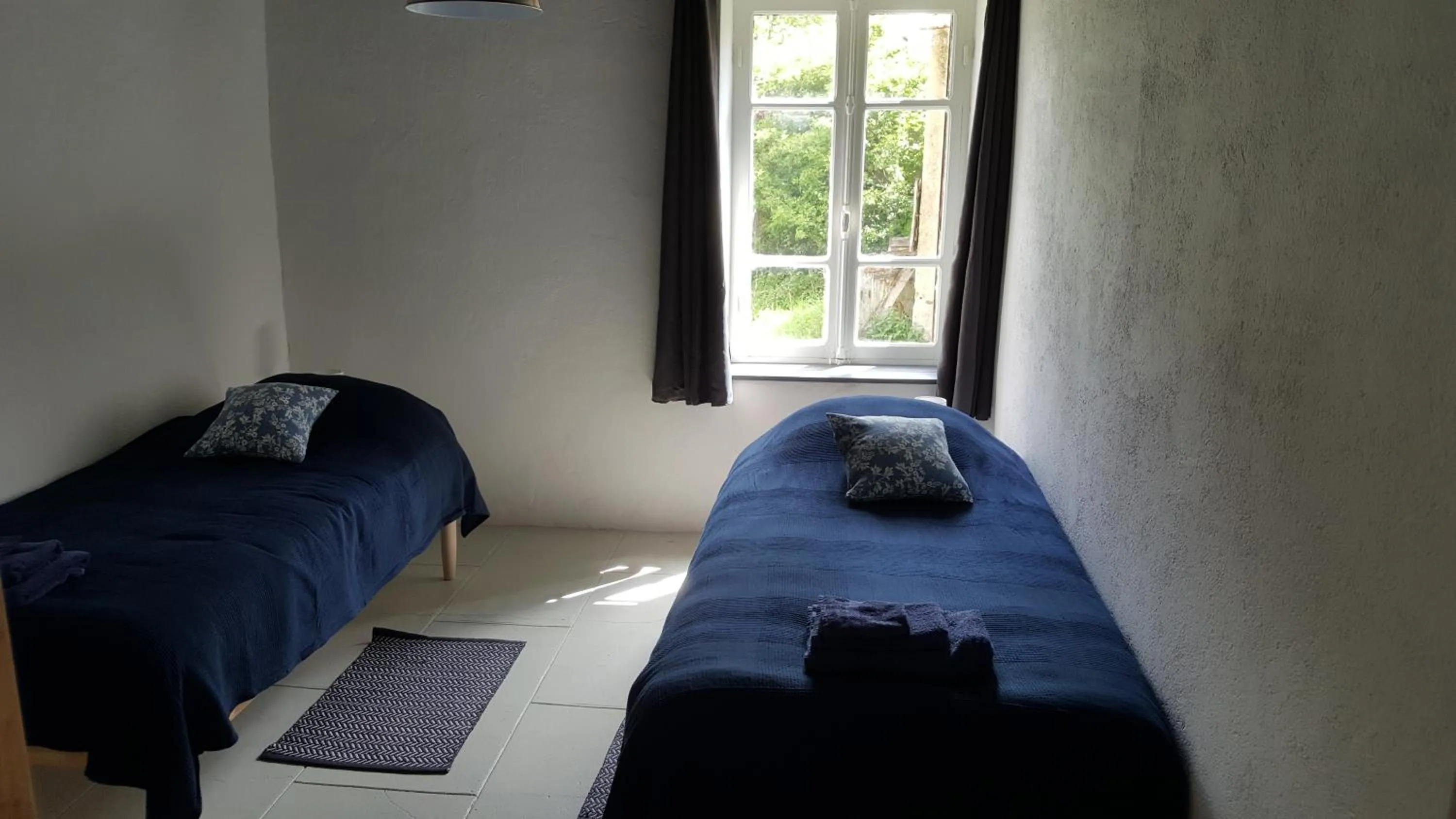 Bed in La Cour d'Enchère