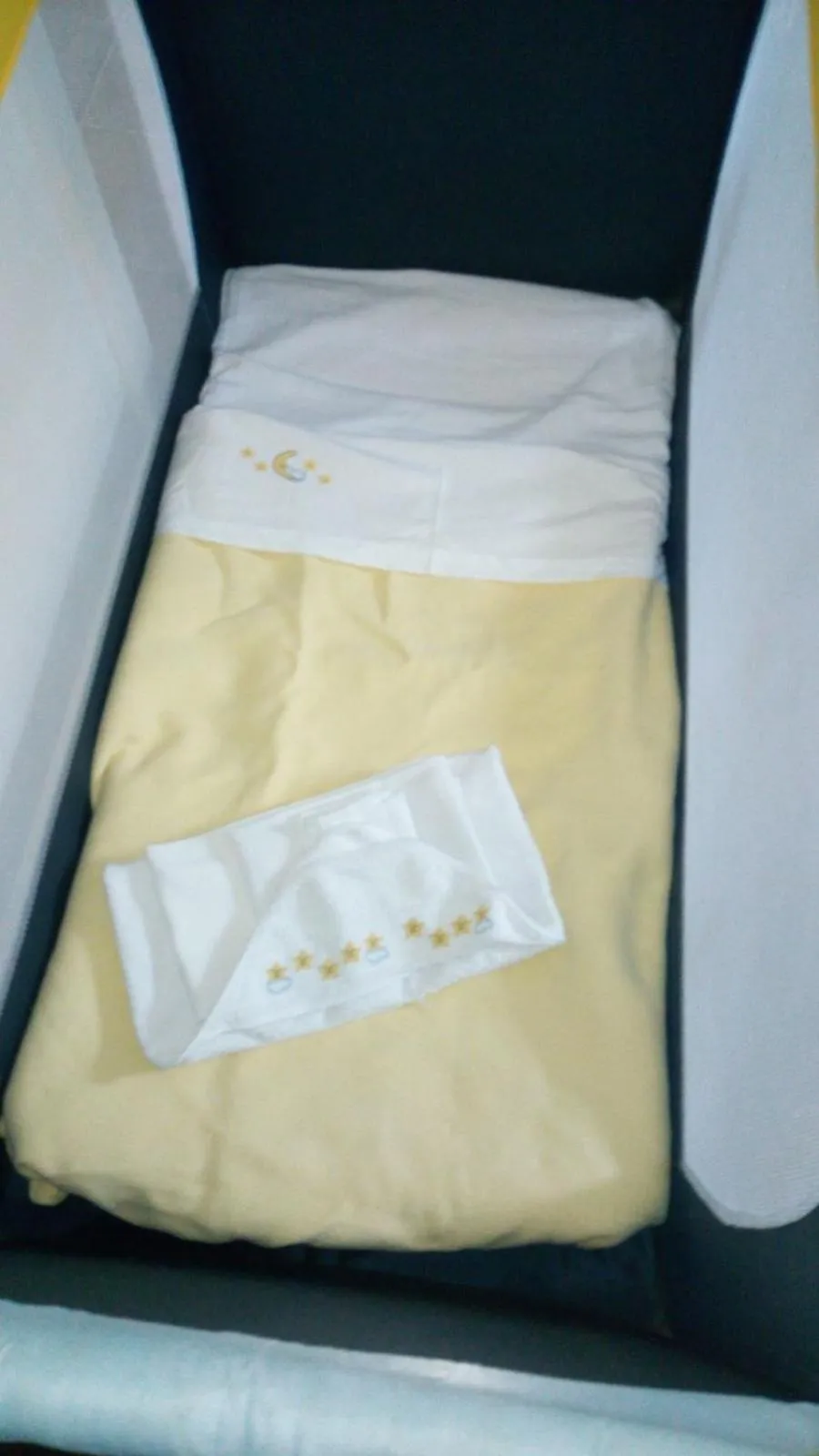 Bed in La Cour d'Enchère