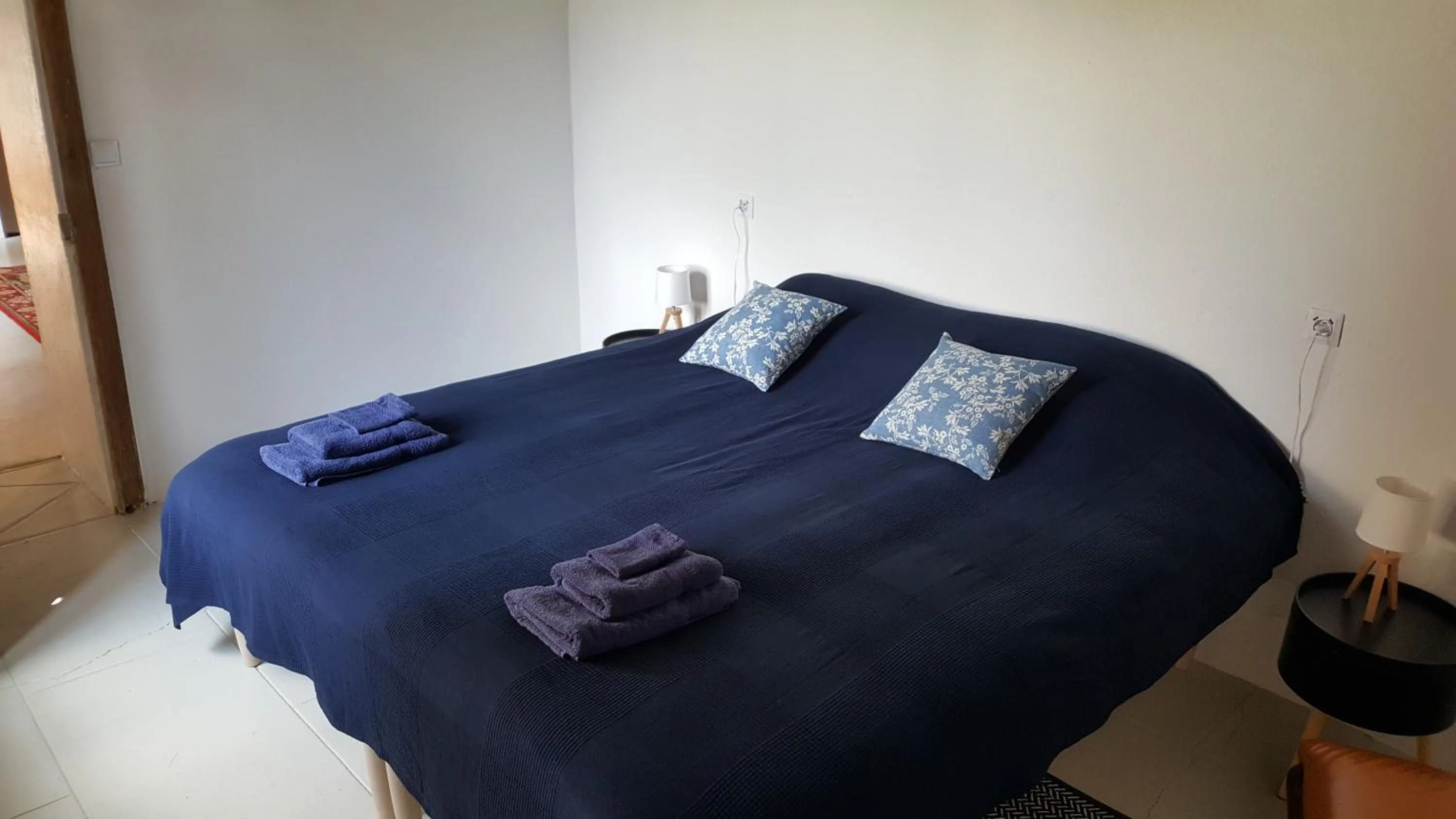 Bed in La Cour d'Enchère