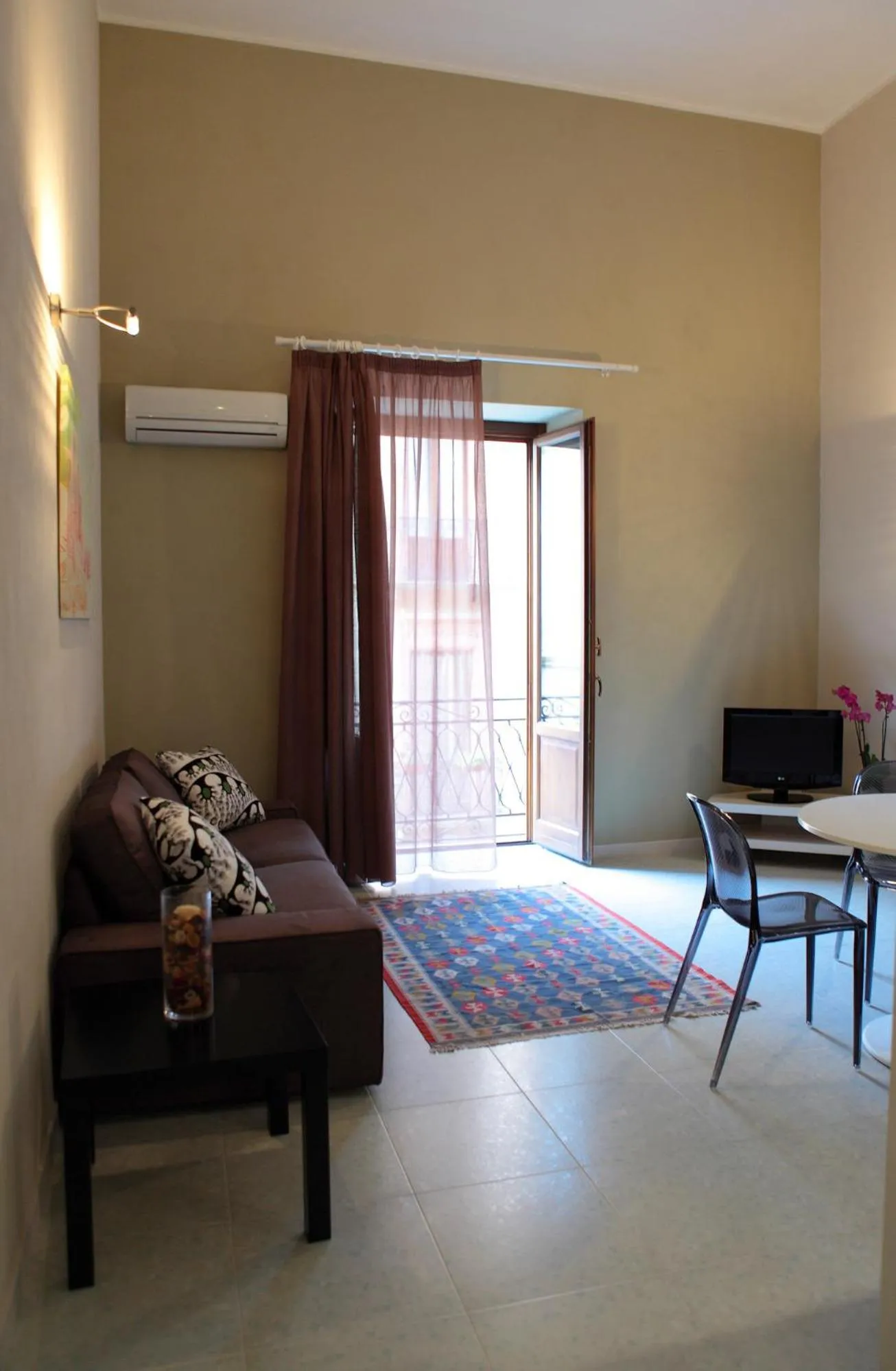 Living room in Palazzo Ossuna