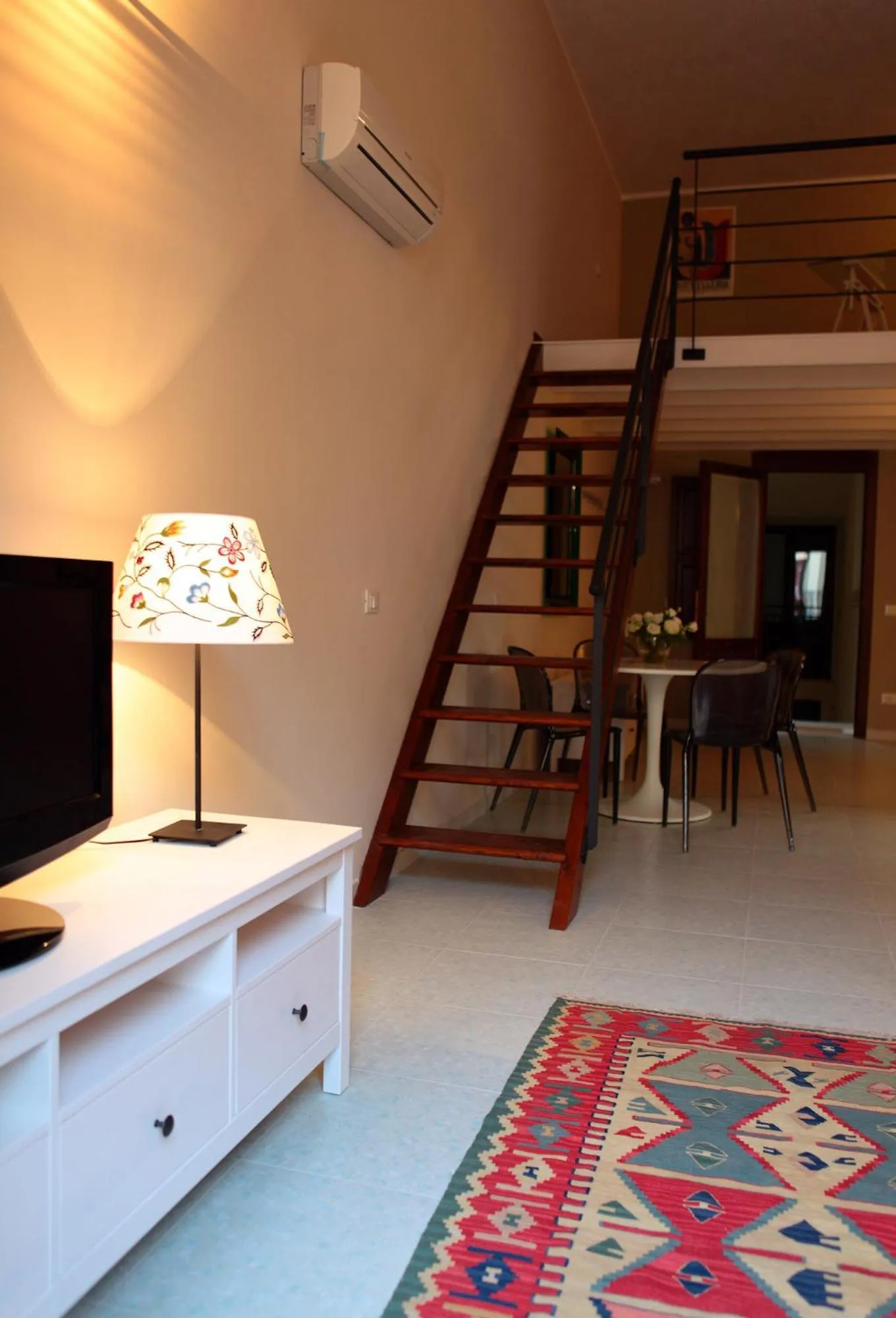 Decorative detail in Palazzo Ossuna