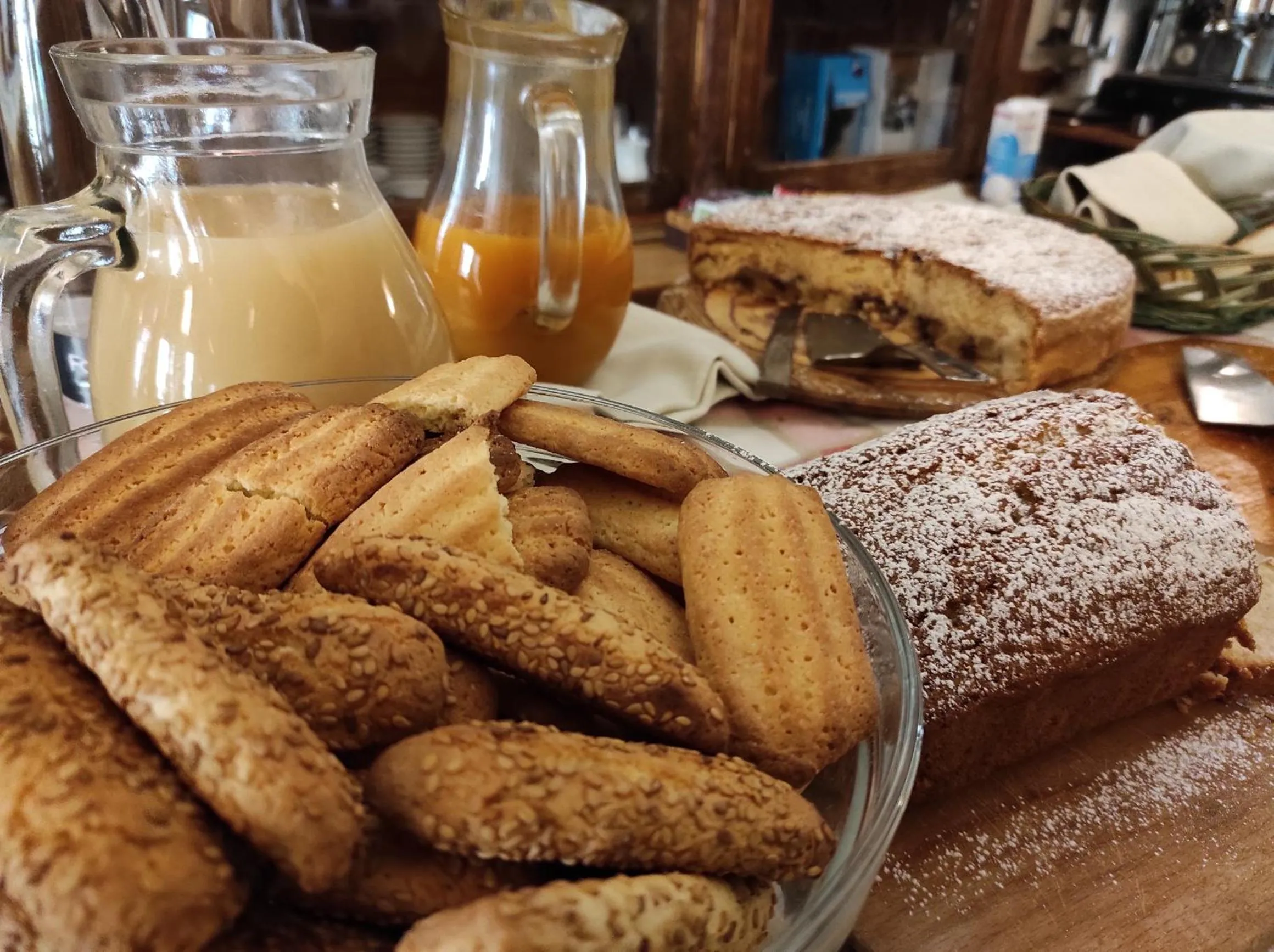 Buffet breakfast in Palazzo Ossuna
