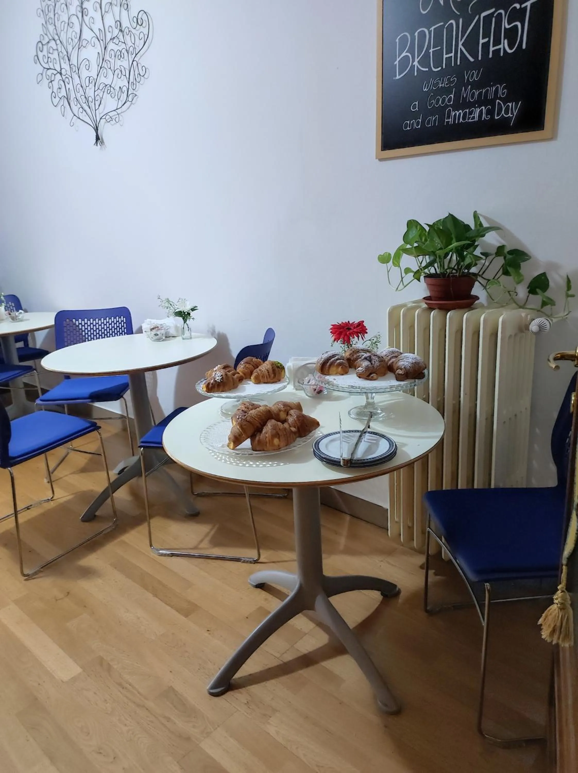 Breakfast in La Petite Maison