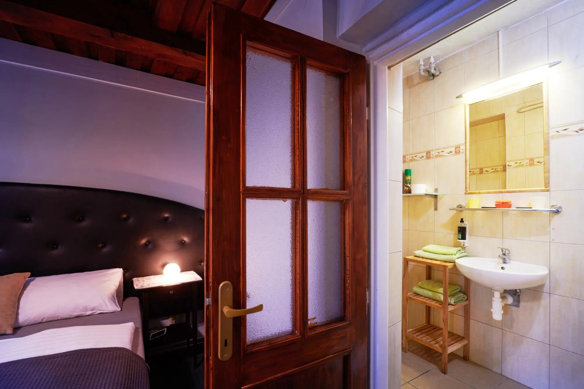 Bathroom, Bed in Penzion na Kopci