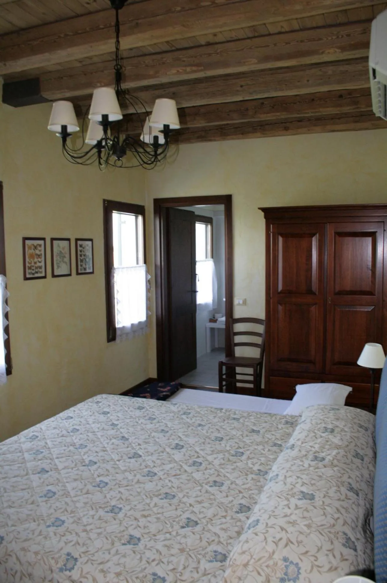 Photo of the whole room in Locanda Antico Fighèr