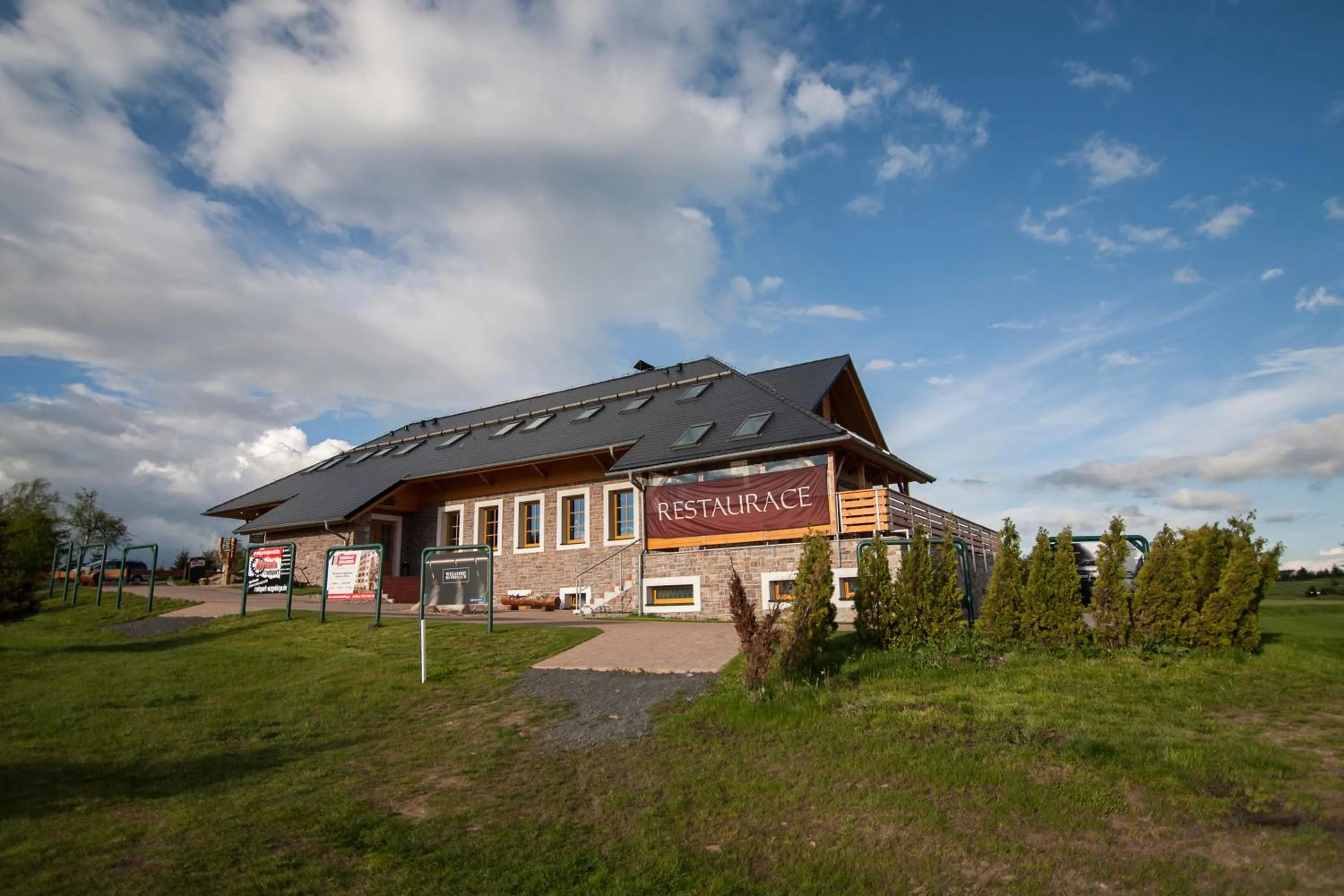 Facade/entrance in Hotel Krušnohorský Dvůr
