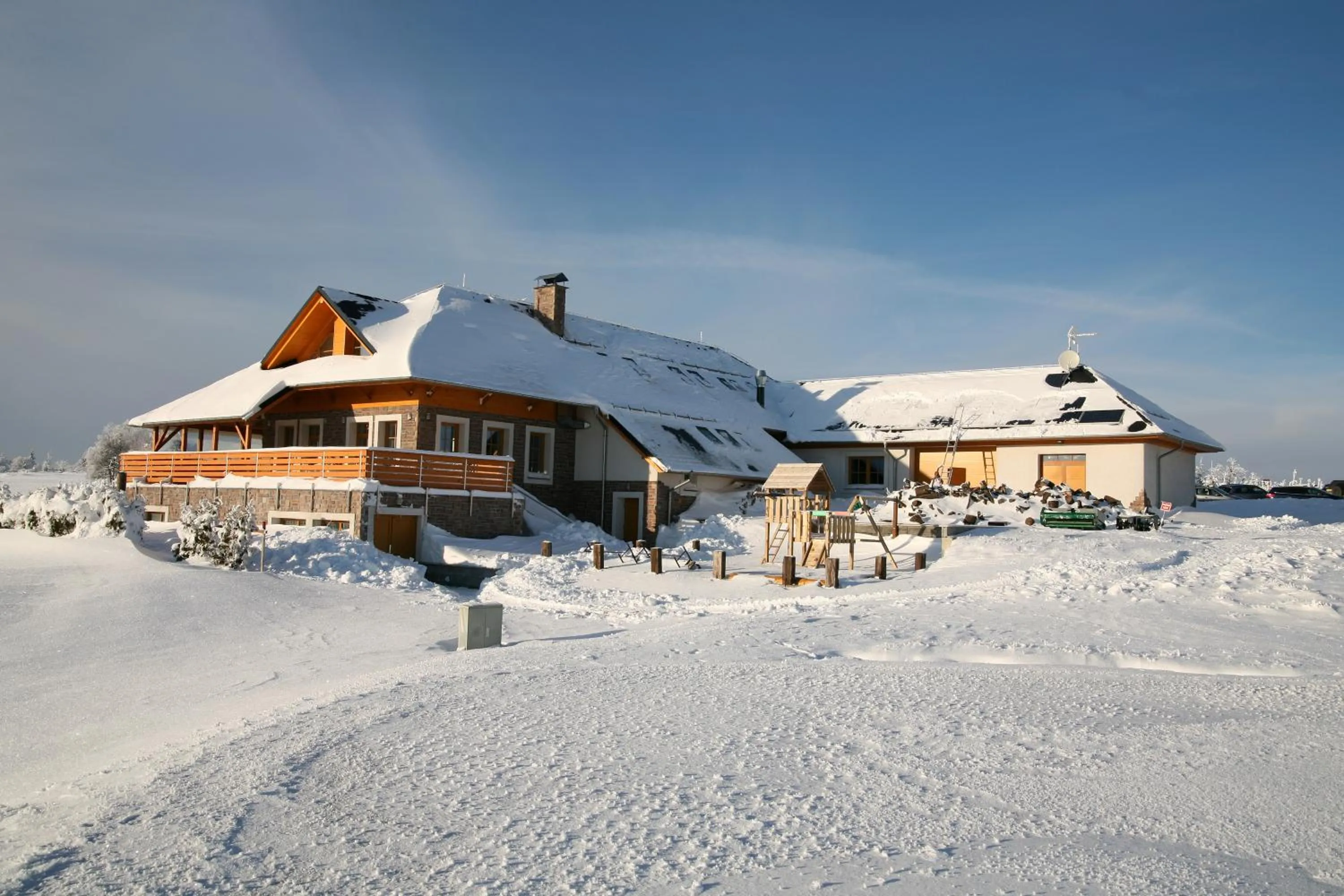 Facade/entrance in Hotel Krušnohorský Dvůr