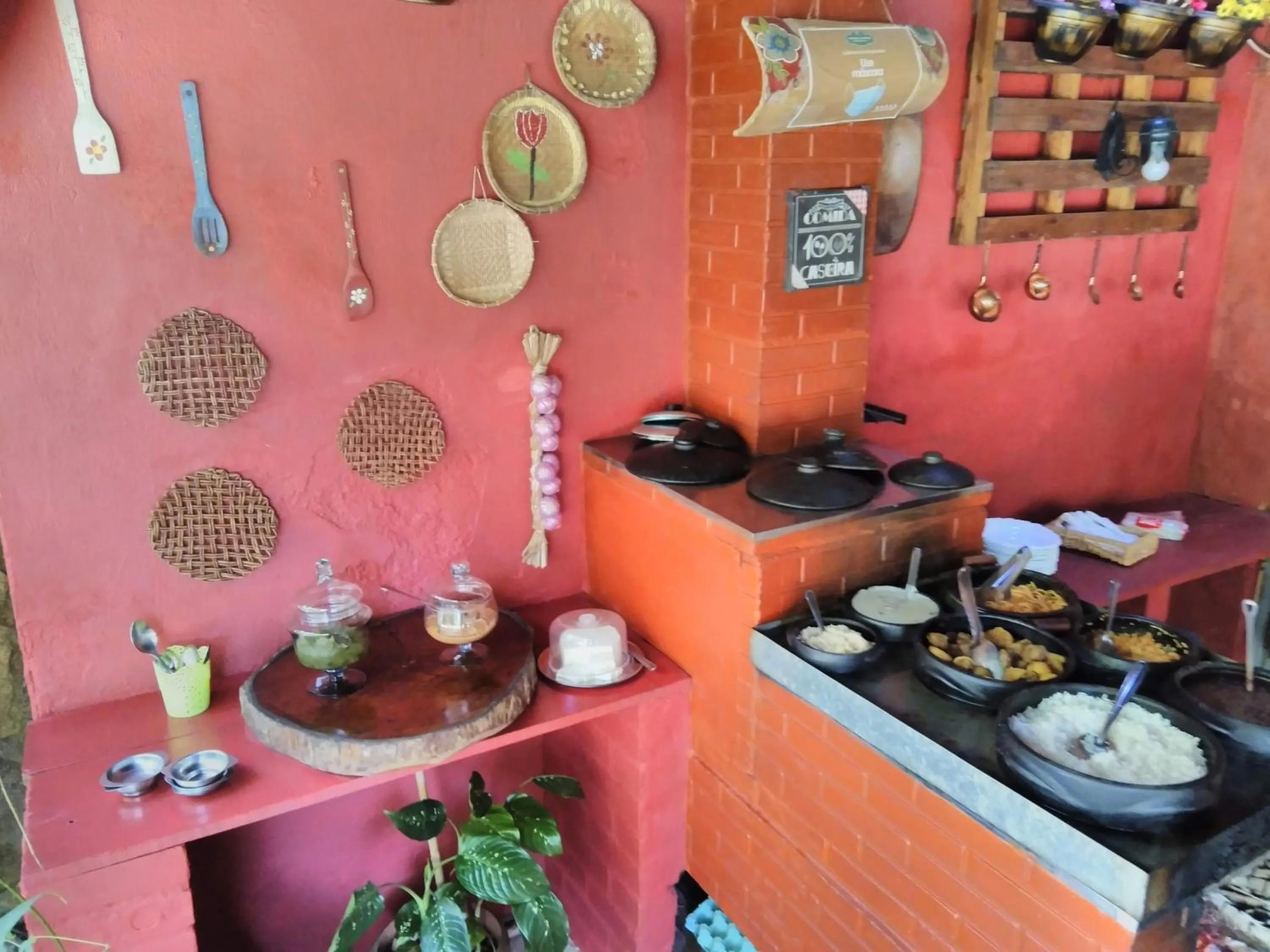 Restaurant/places to eat in Pousada, Camping e Restaurante do Sô Ito