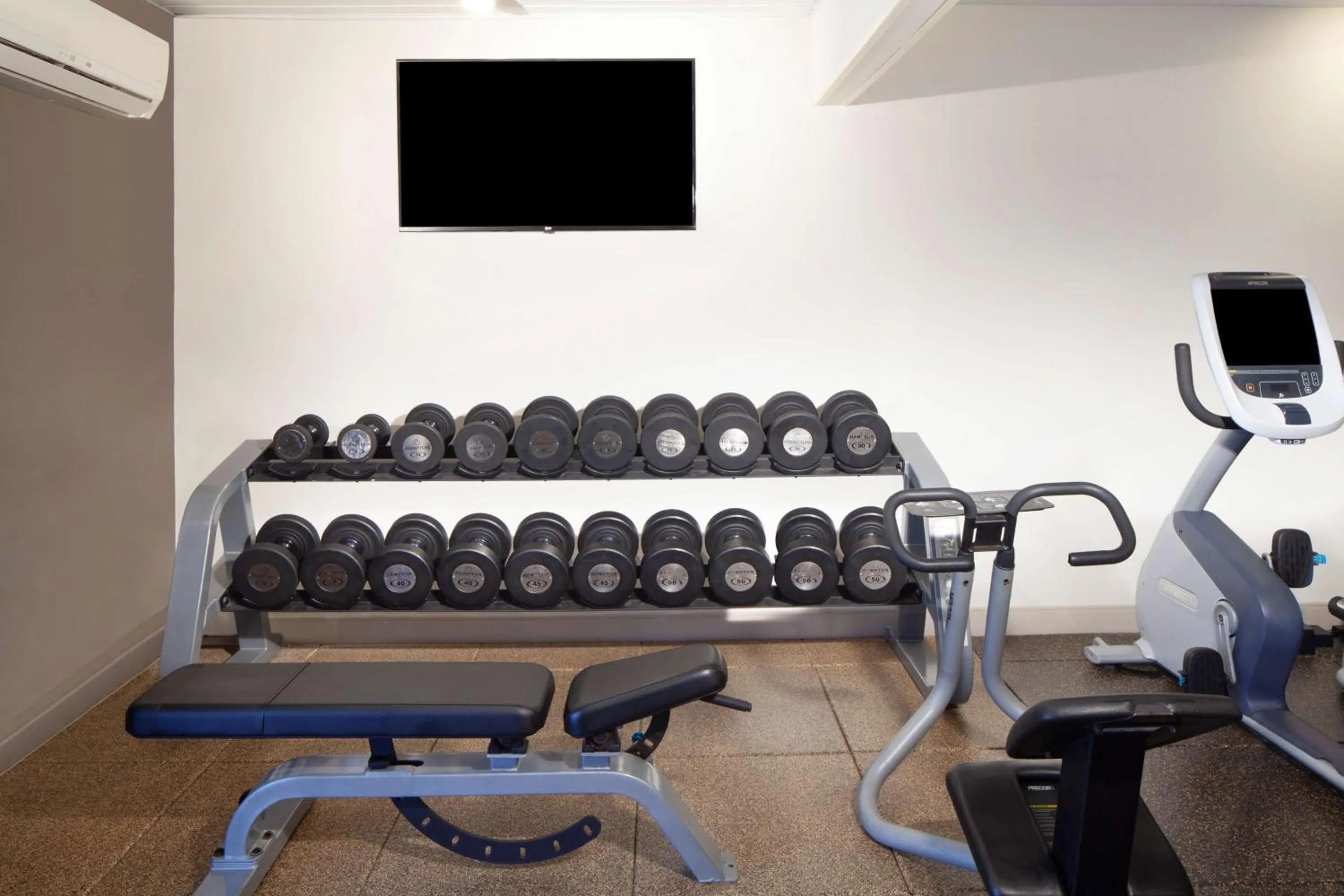 Fitness centre/facilities in Embassy Suites by Hilton Philadelphia Airport