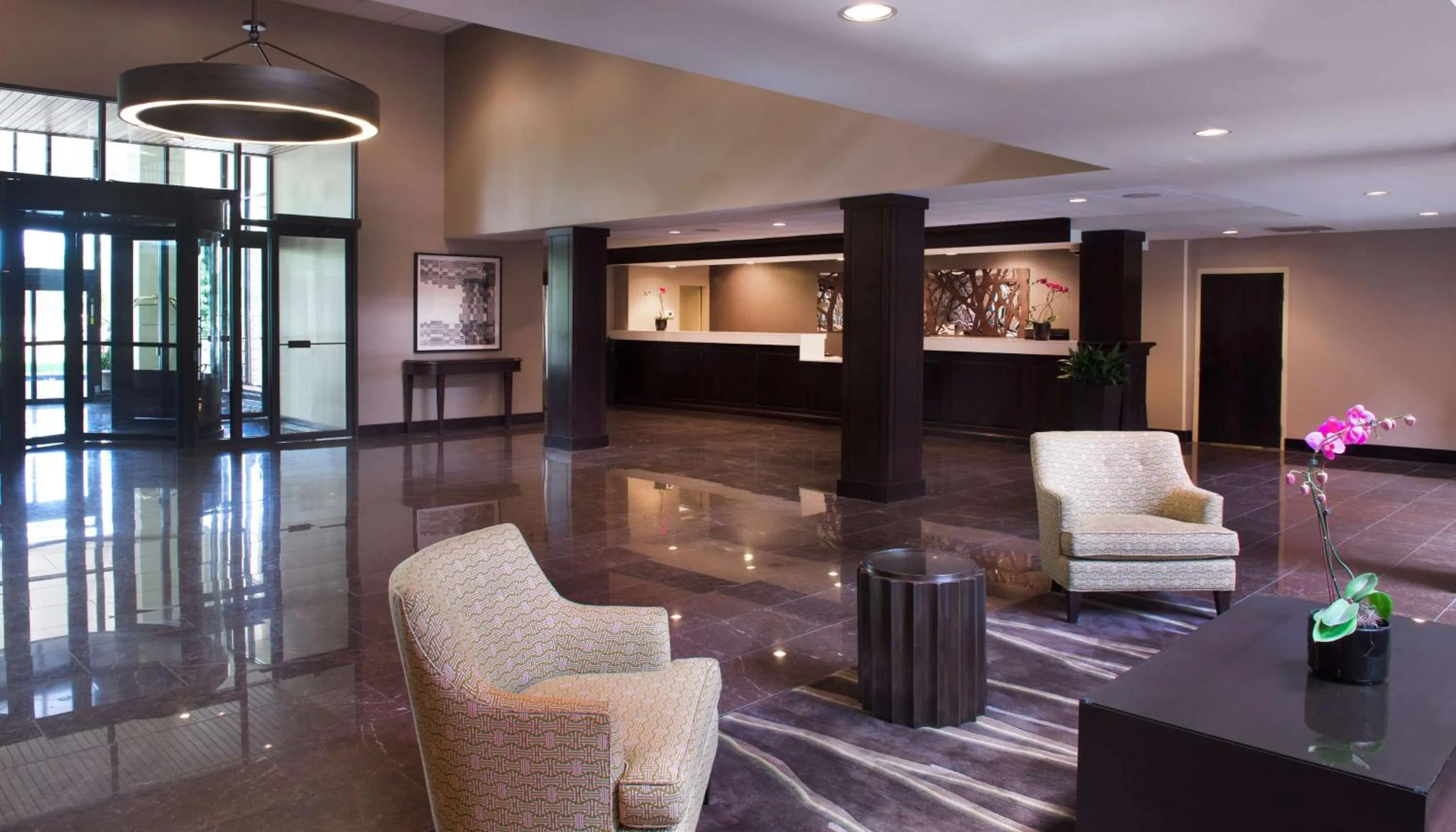 Lobby or reception in Embassy Suites by Hilton Philadelphia Airport