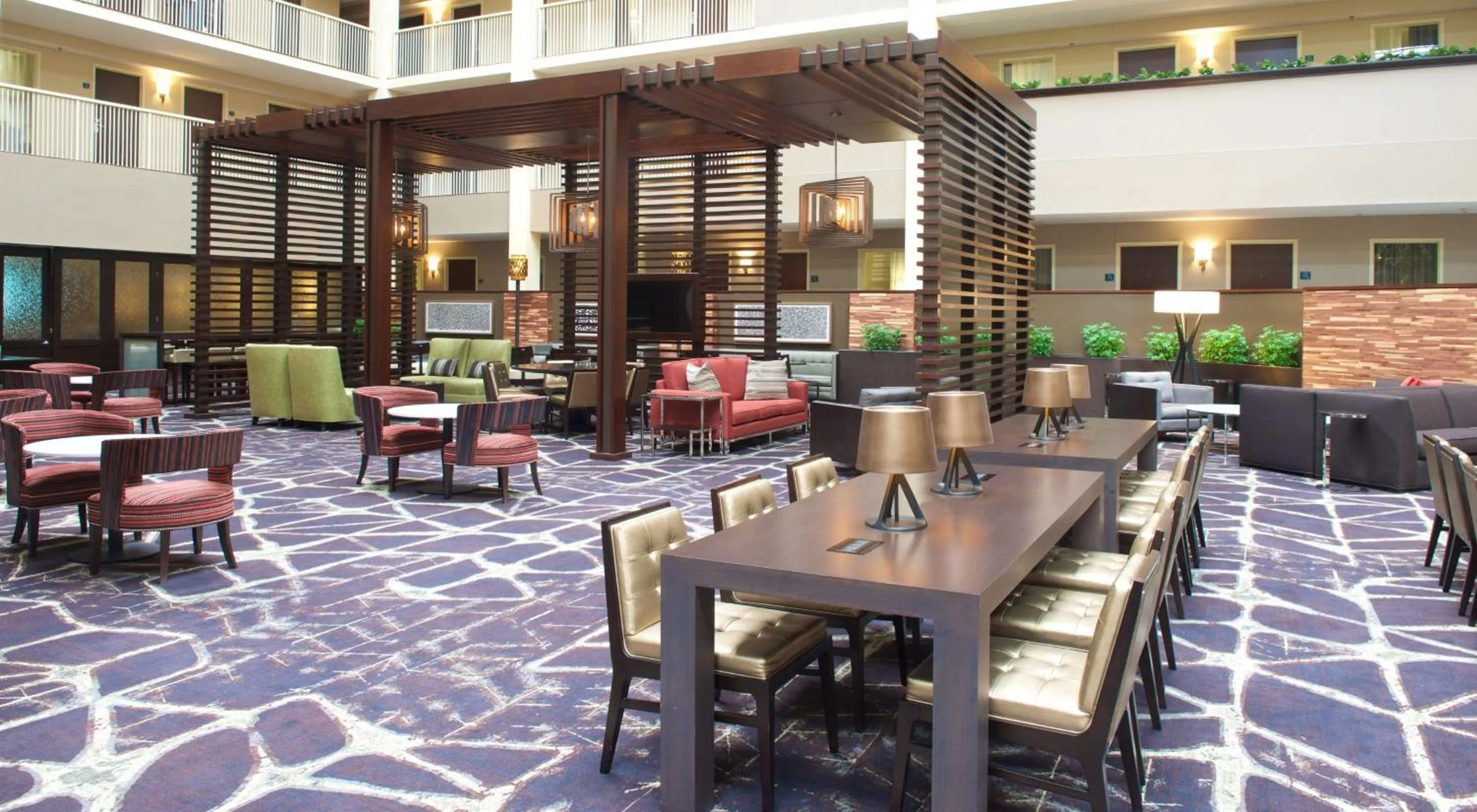 Lobby or reception in Embassy Suites by Hilton Philadelphia Airport