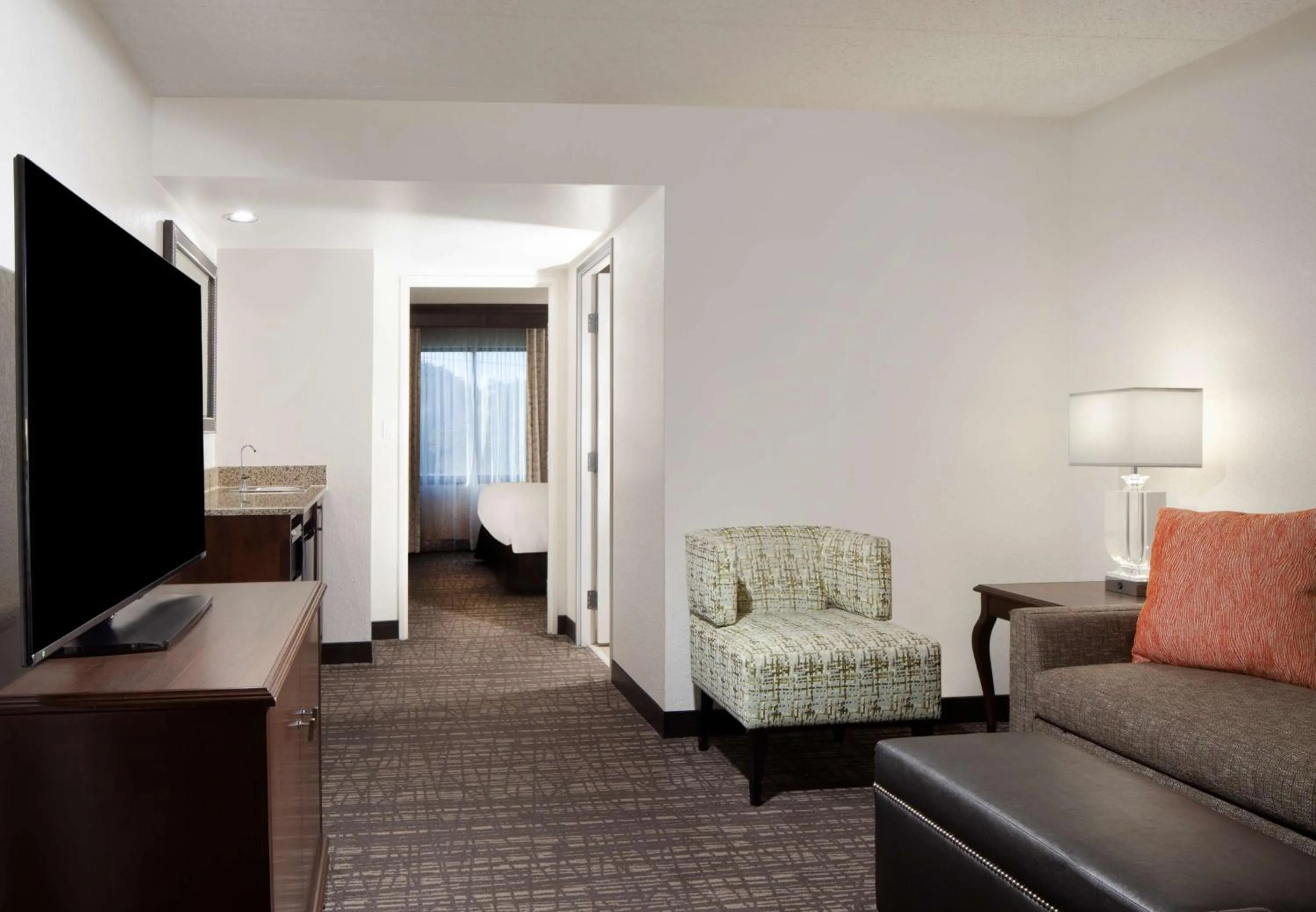 Living room in Embassy Suites by Hilton Philadelphia Airport