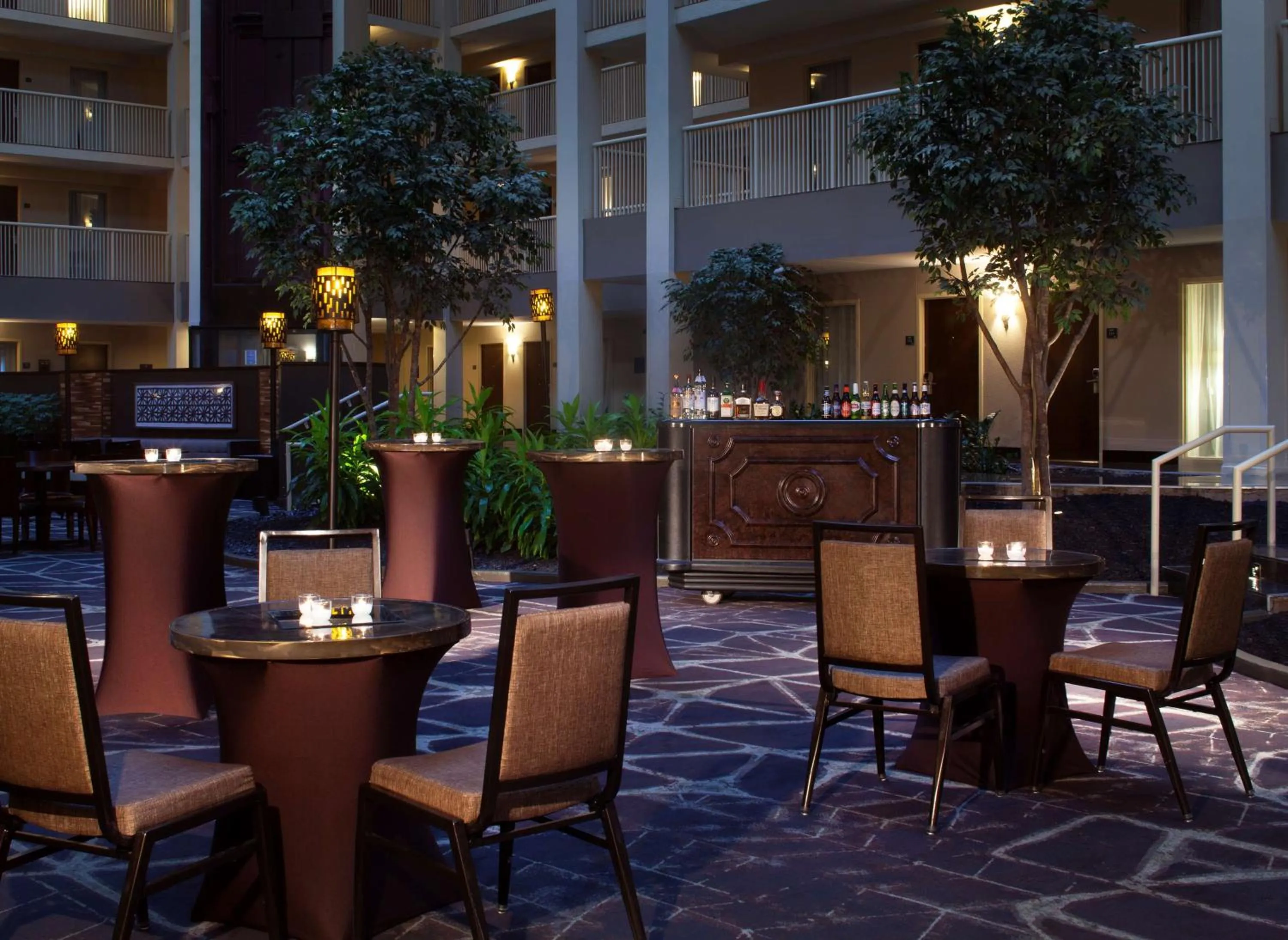 Lobby or reception in Embassy Suites by Hilton Philadelphia Airport