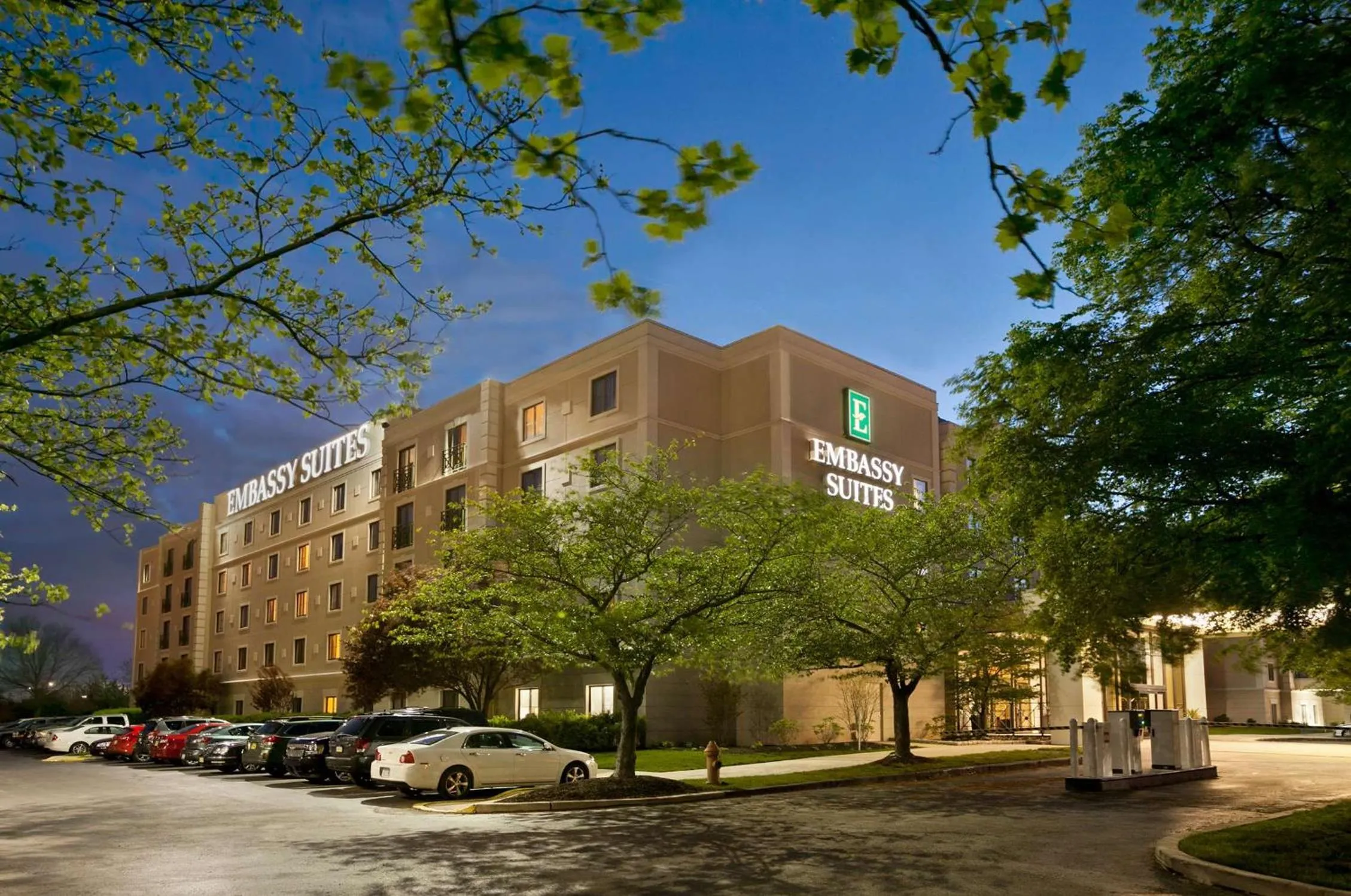 Property building in Embassy Suites by Hilton Philadelphia Airport