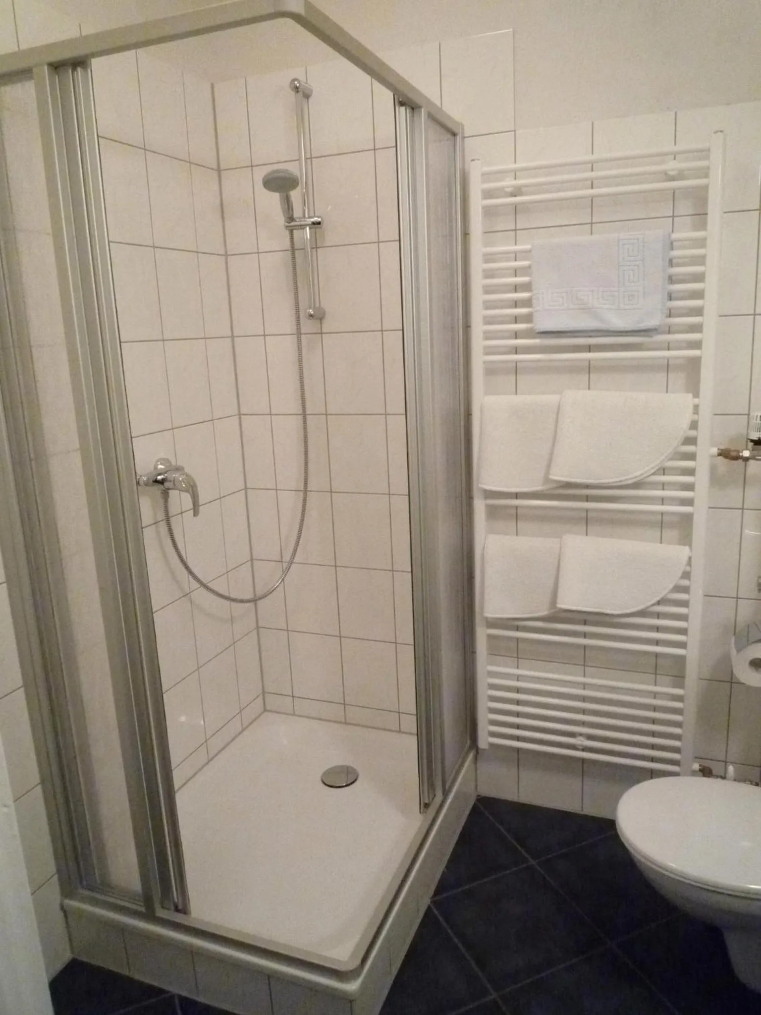 Bathroom in Gästehaus Grupello