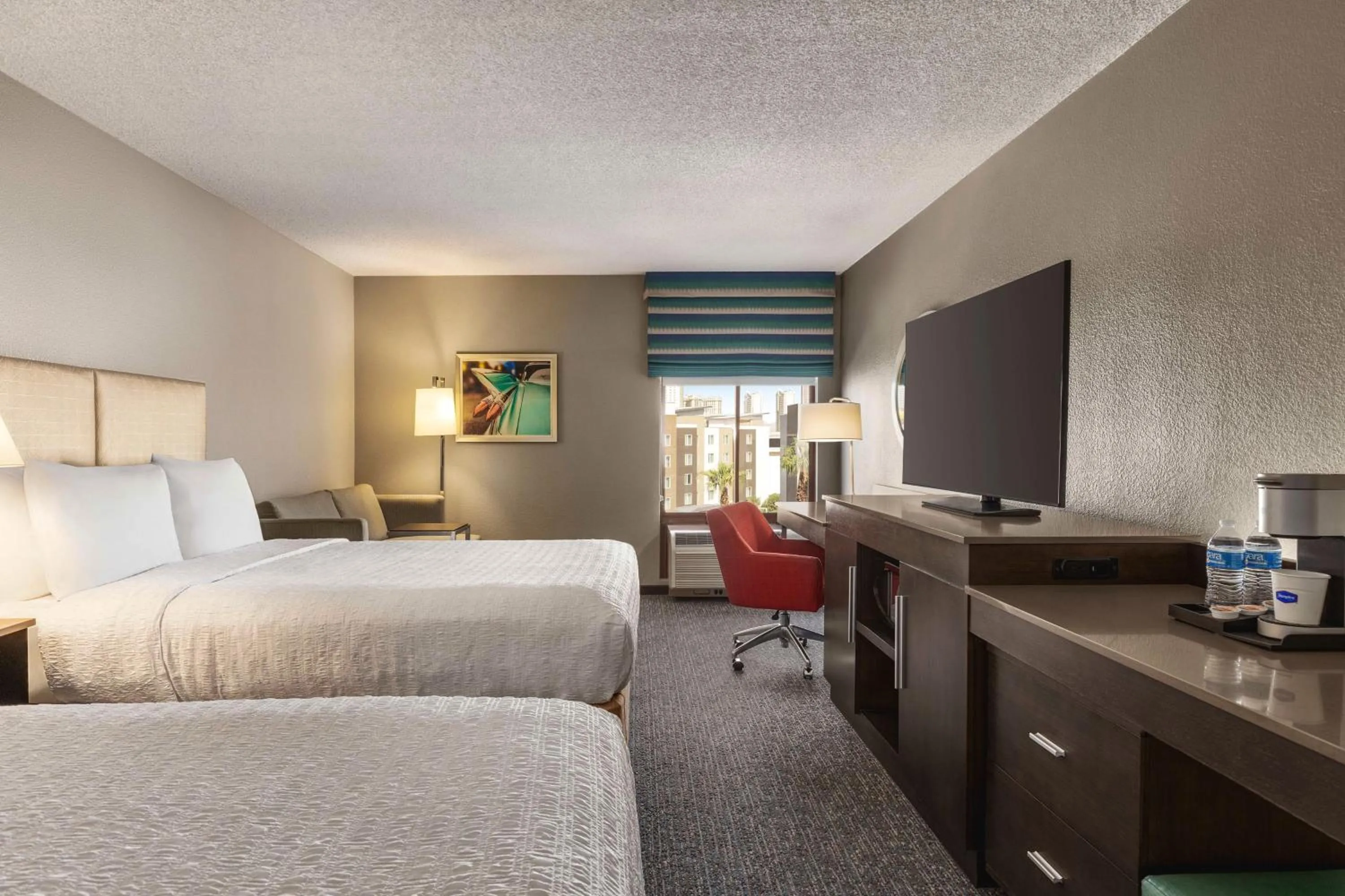 Bed in Hampton Inn Tropicana