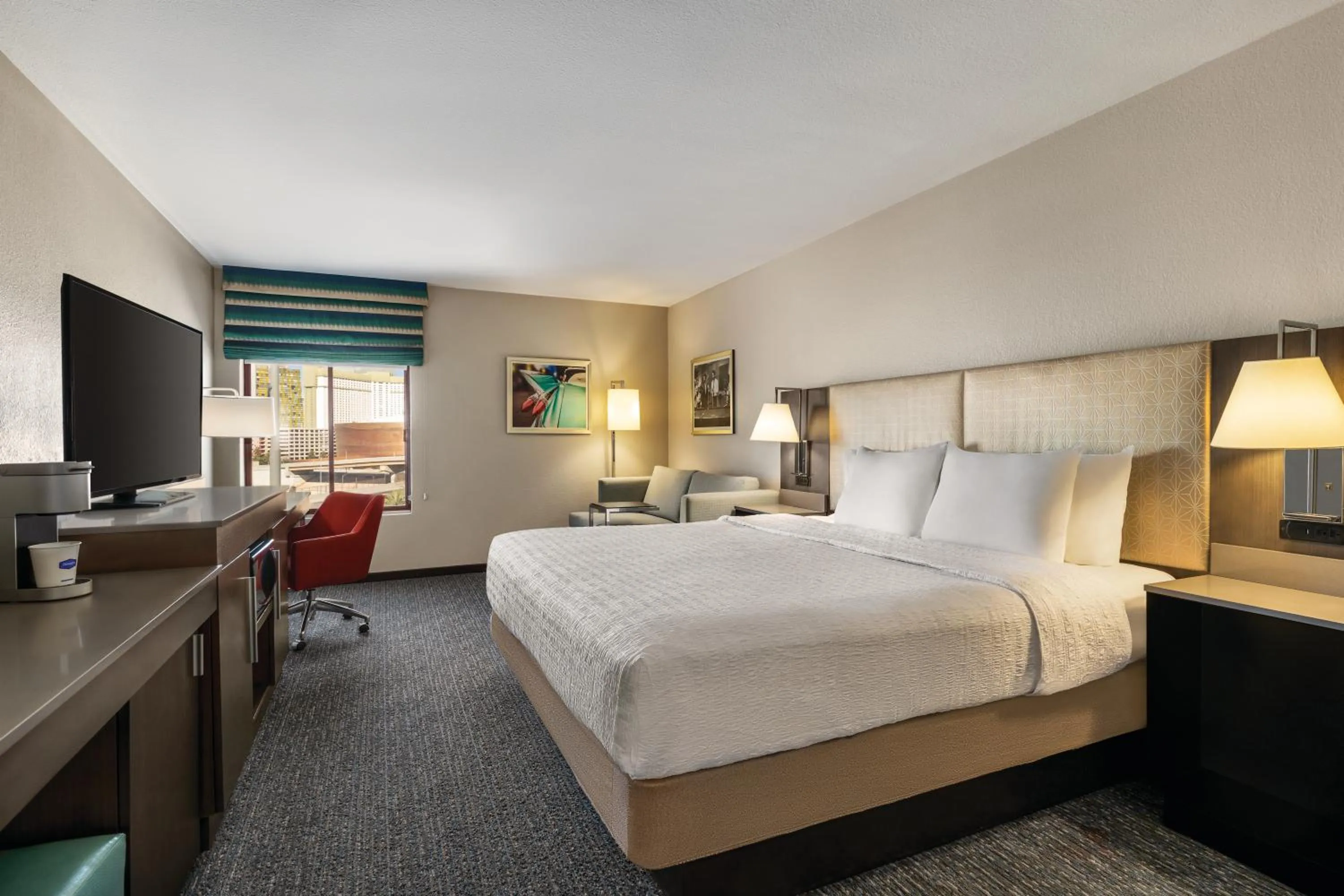 Bed in Hampton Inn Tropicana