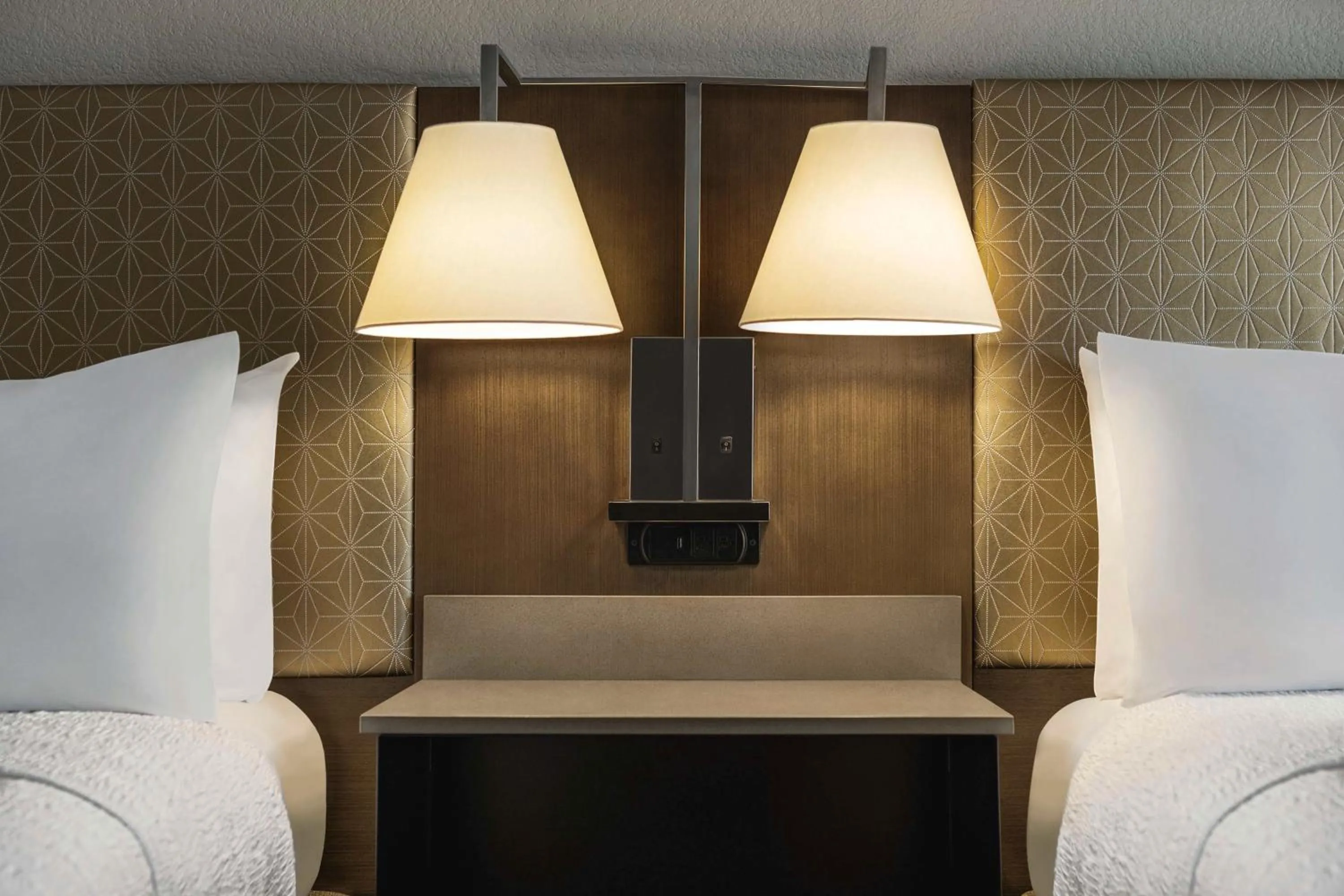 Bed in Hampton Inn Tropicana