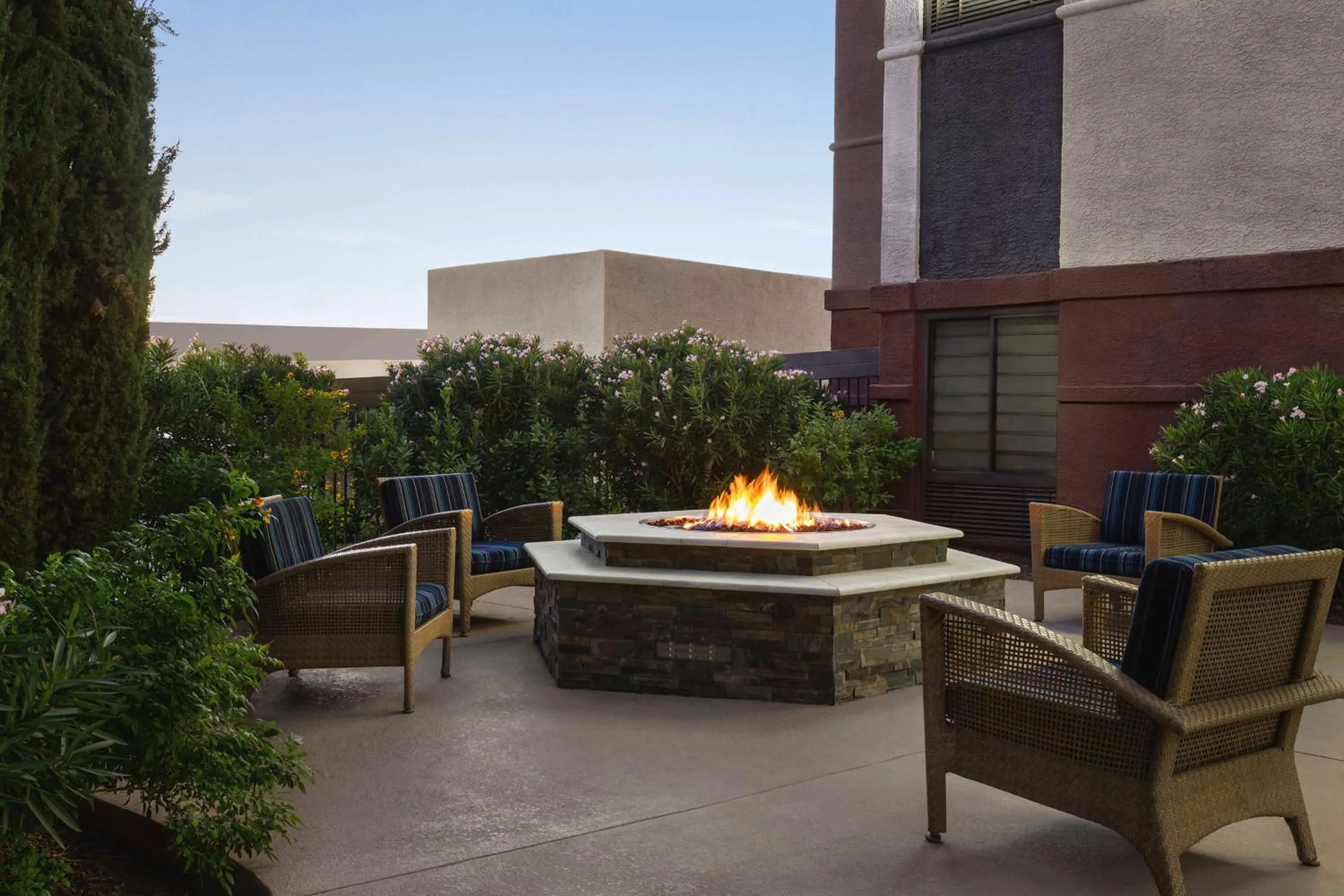 Patio in Hampton Inn Tropicana