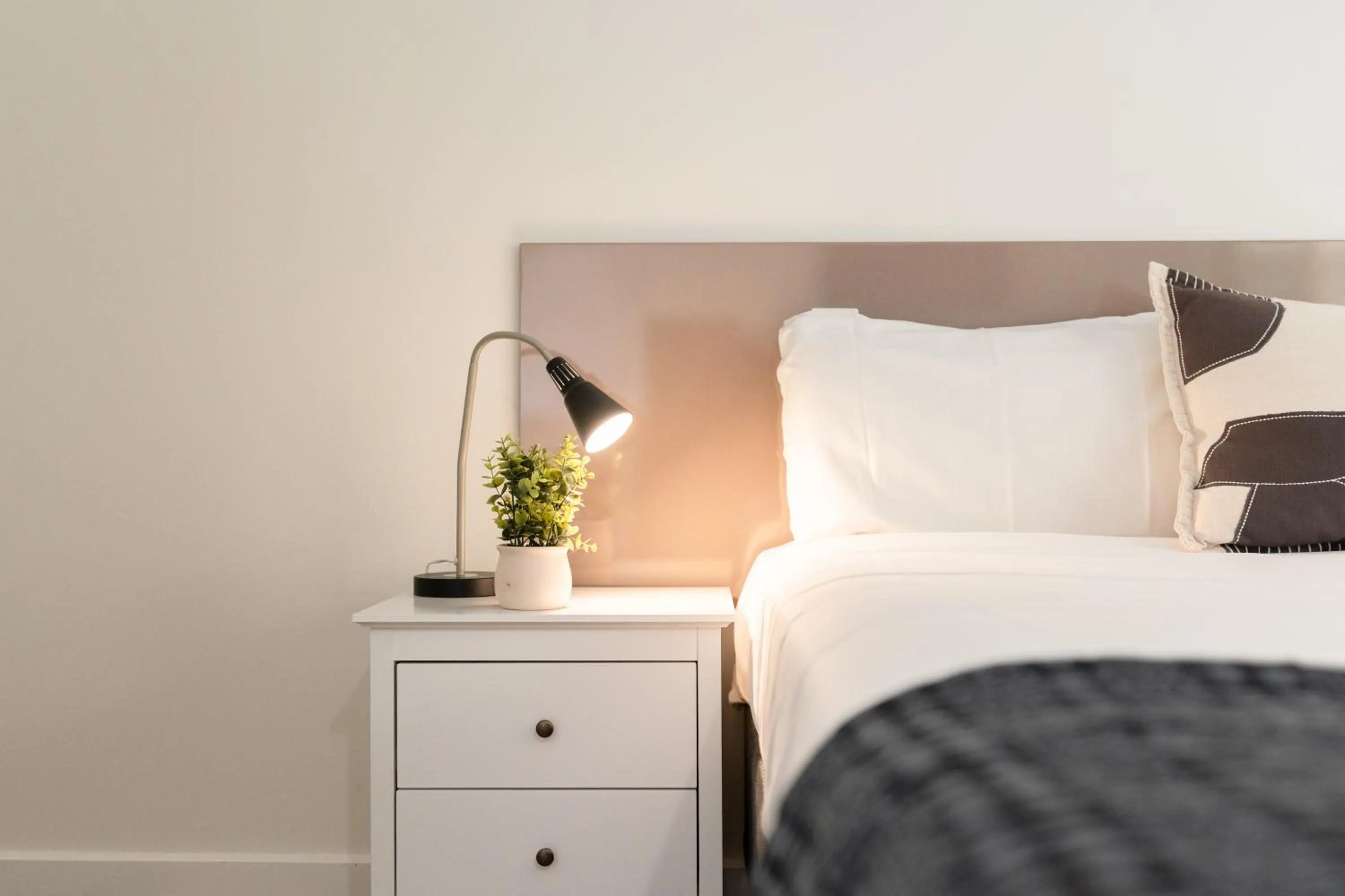 Bed in Highway 1 Holiday & Lifestyle Park